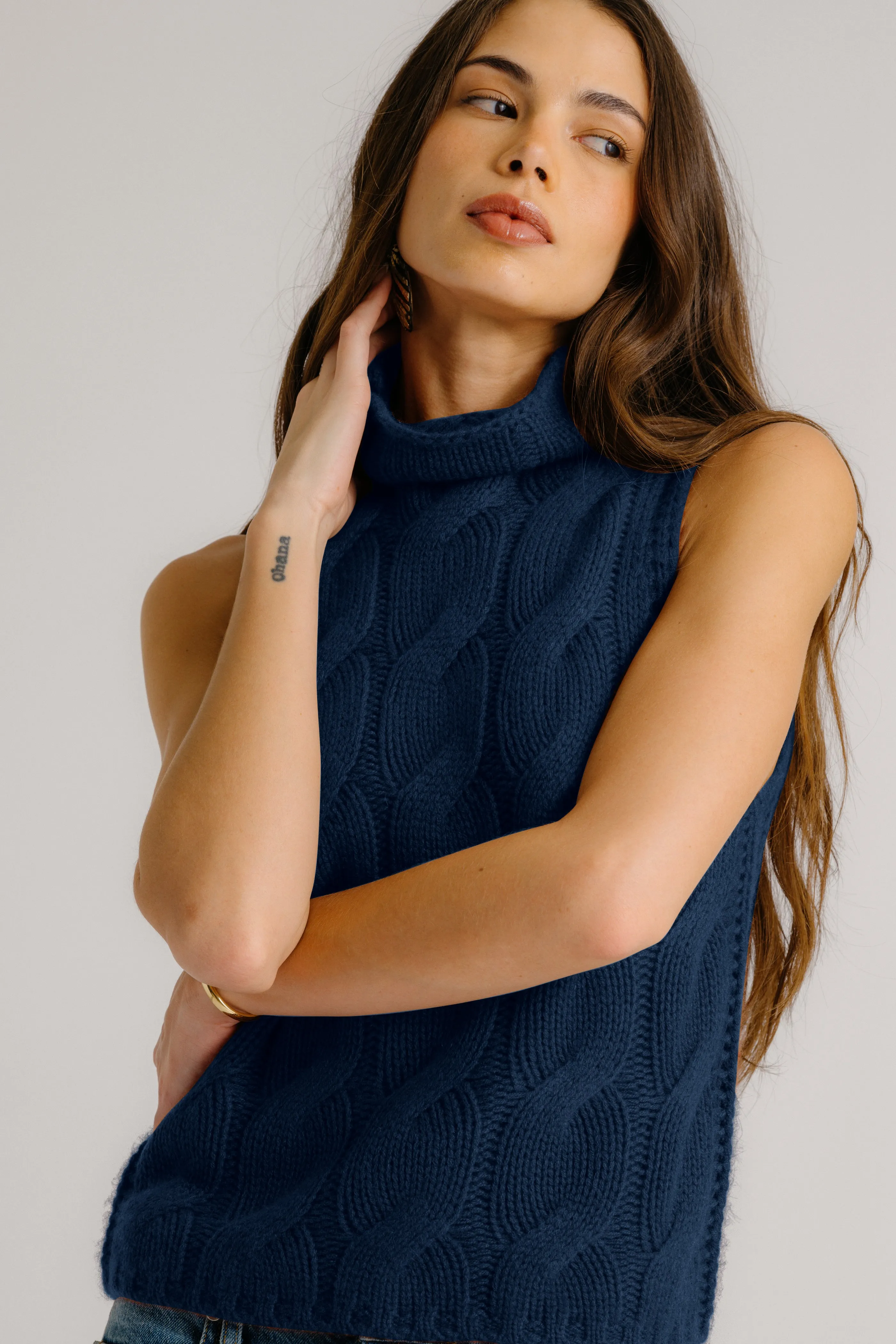 SALVIA SLEEVELESS CASHMERE CABLE TURTLENECK | MIDNIGHT NAVY sold by Sablyn product image thumbnail 3