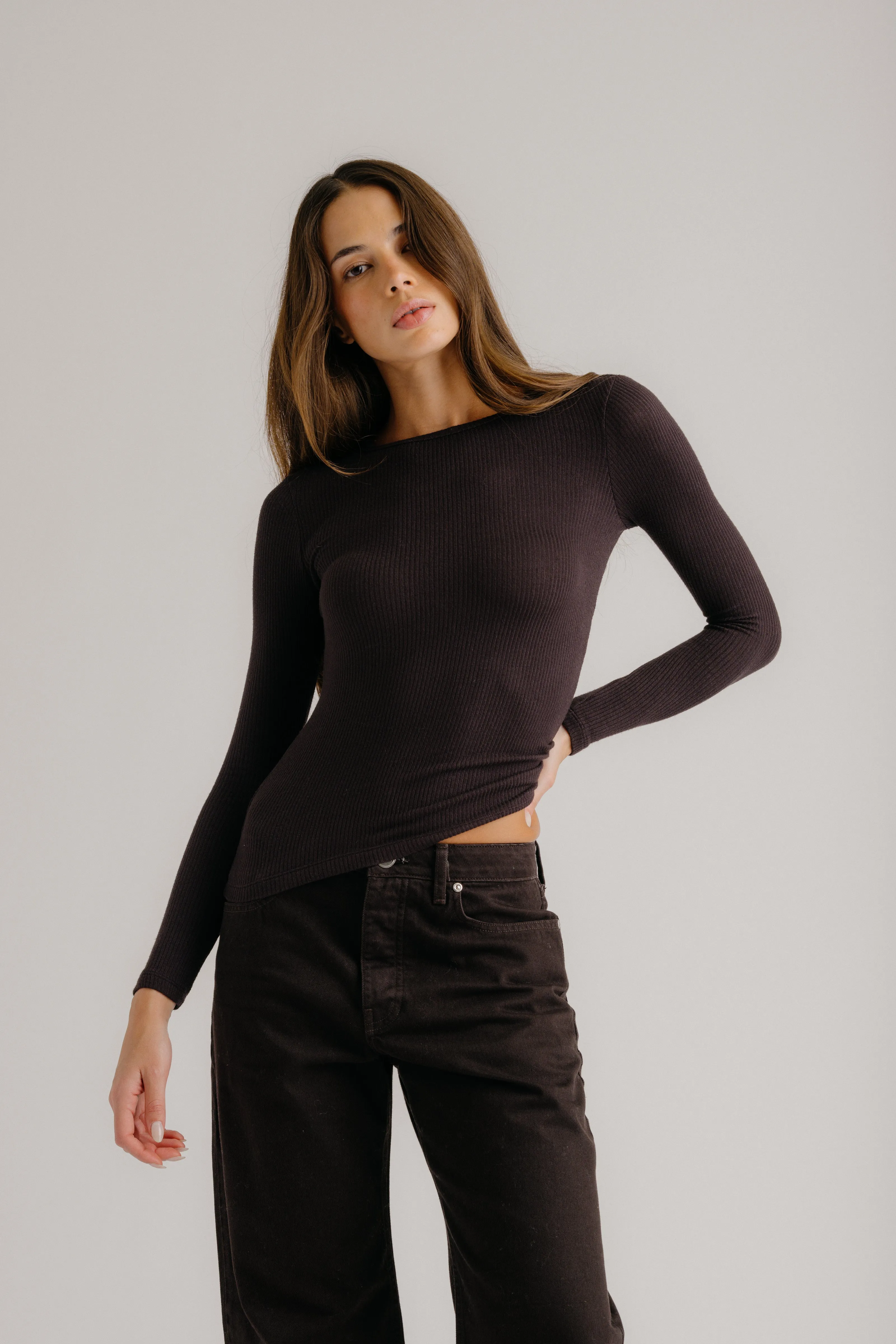 QUINCY LS FITTED CREWNECK TEE | OAK TREE sold by Sablyn product image thumbnail 4