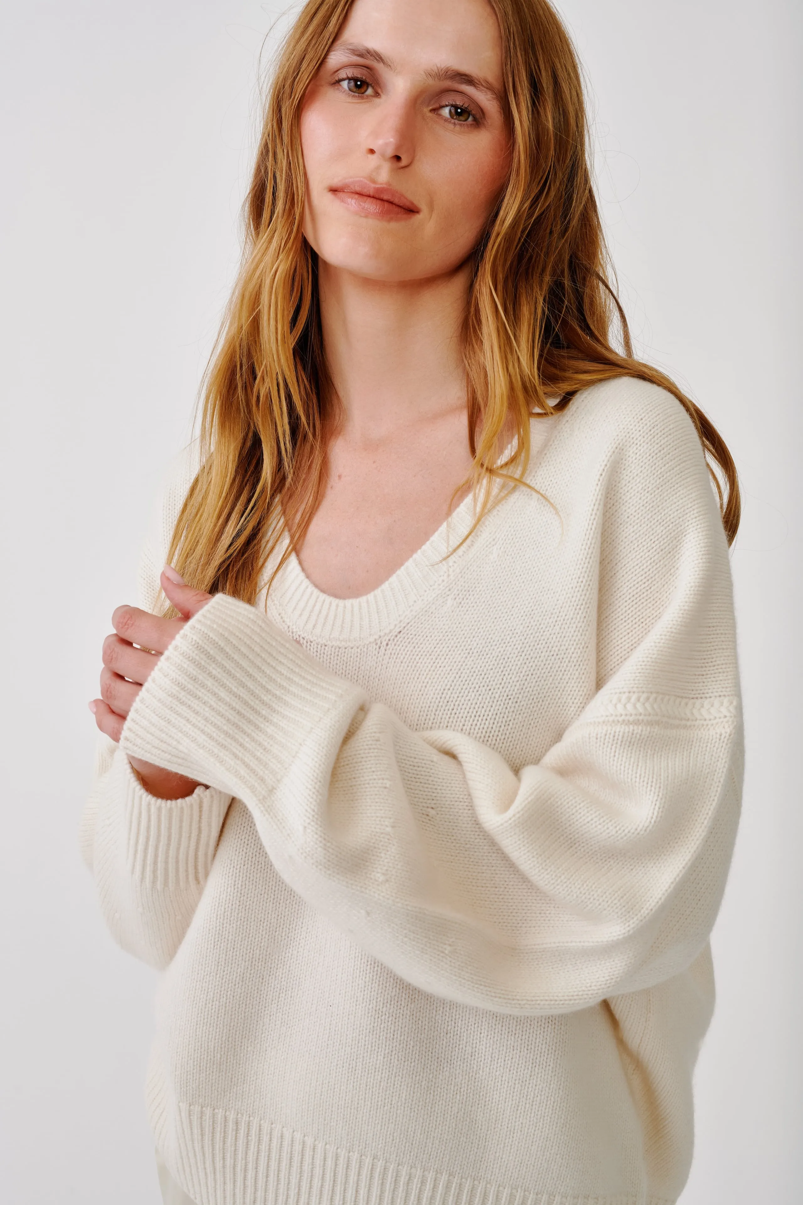 CORA SCOOP NECK CASHMERE SWEATER | GARDENIA sold by Sablyn product image thumbnail 2