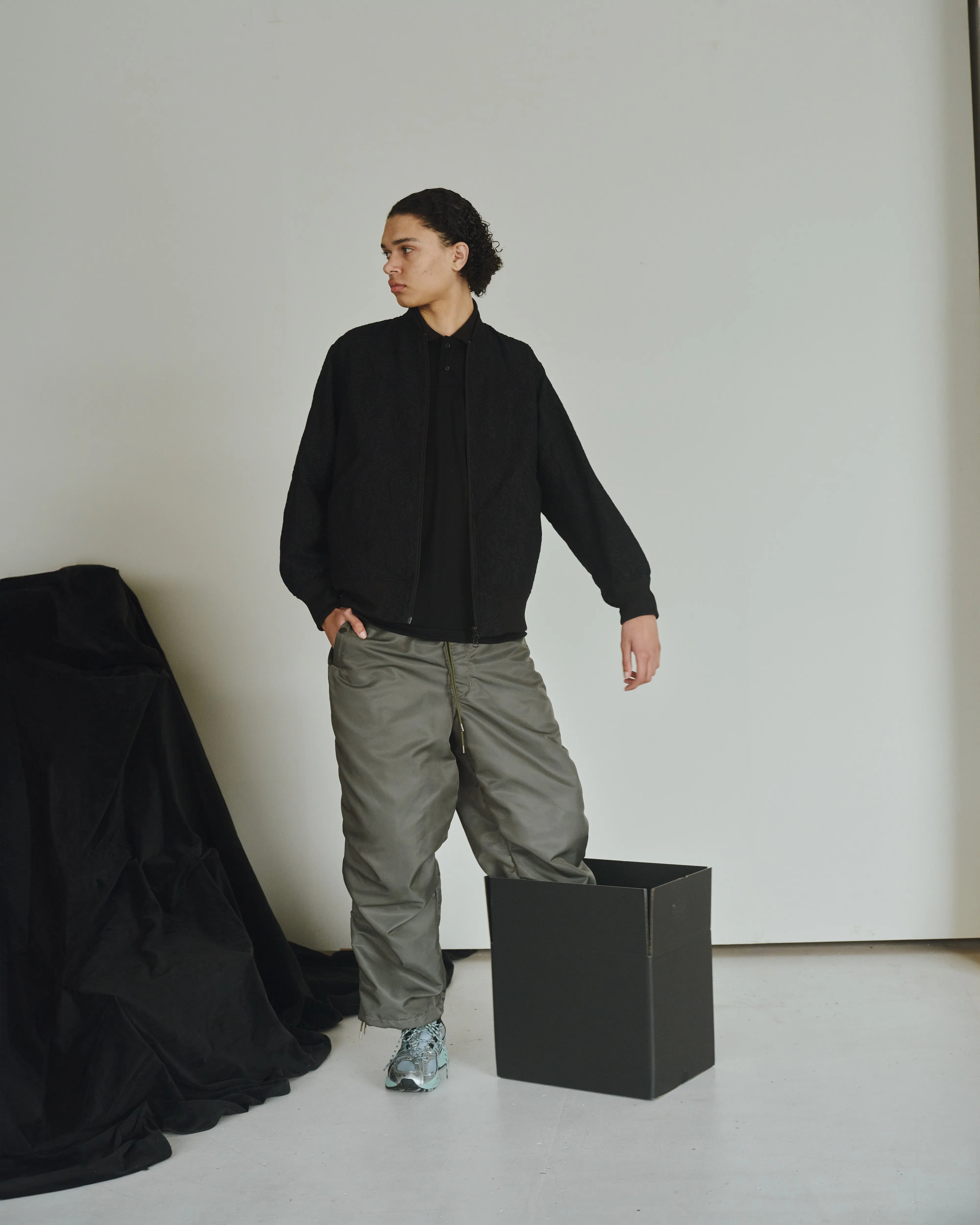 リサイクルポリエステル×リサイクルウール ペイズリージャカード / ボンバージャケット, Dark Navy sold by MARKAWARE product image thumbnail 4