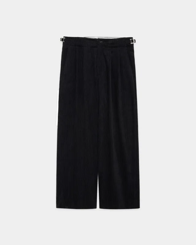 オーガニックコットン8Wコーデュロイ / 2タックミリタリートラウザーズ, Black sold by MARKAWARE