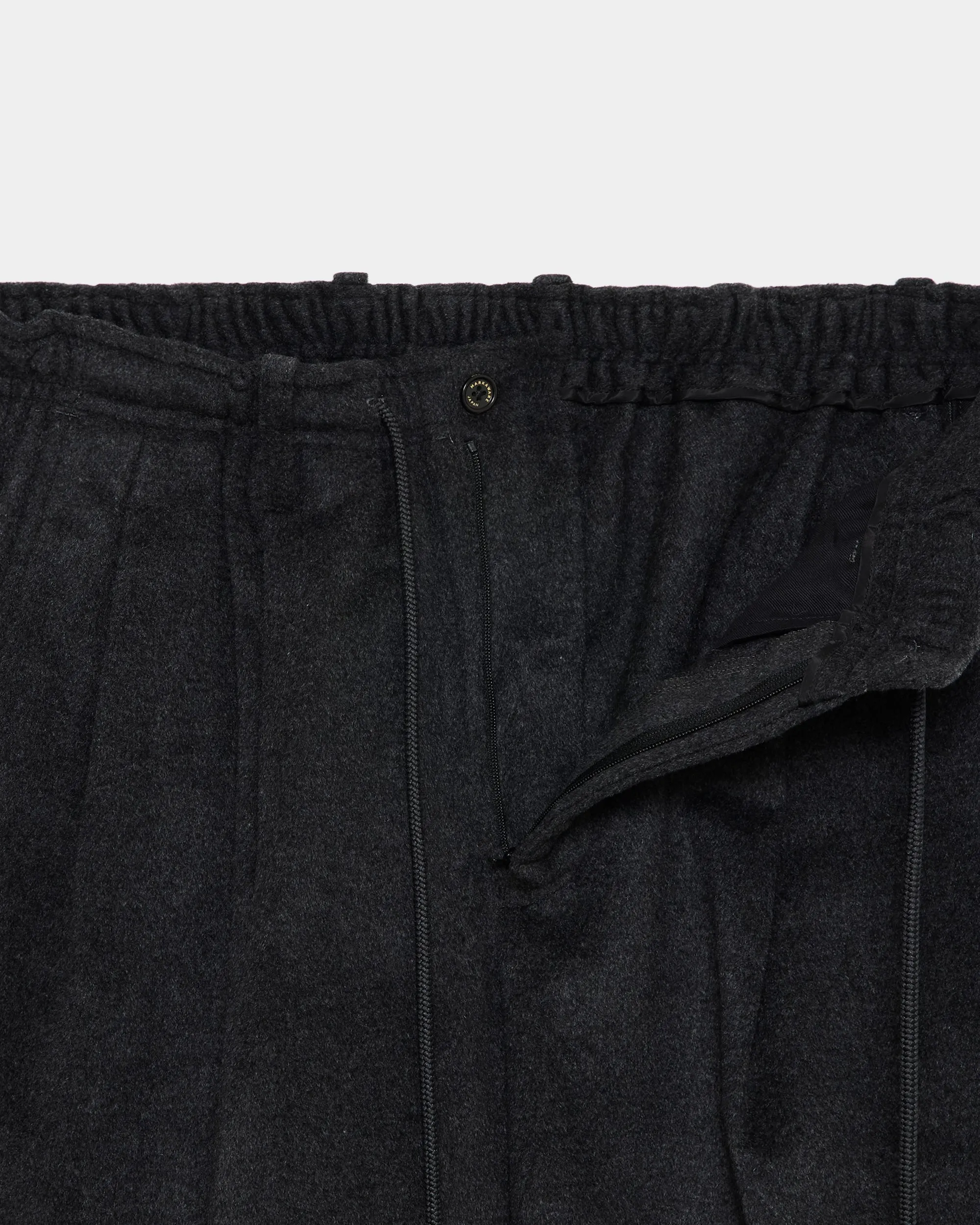 【PARKING別注】 カシミヤフランネル / ダブルプリーテッドイージートラウザーズ, Charcoal sold by MARKAWARE product image thumbnail 2