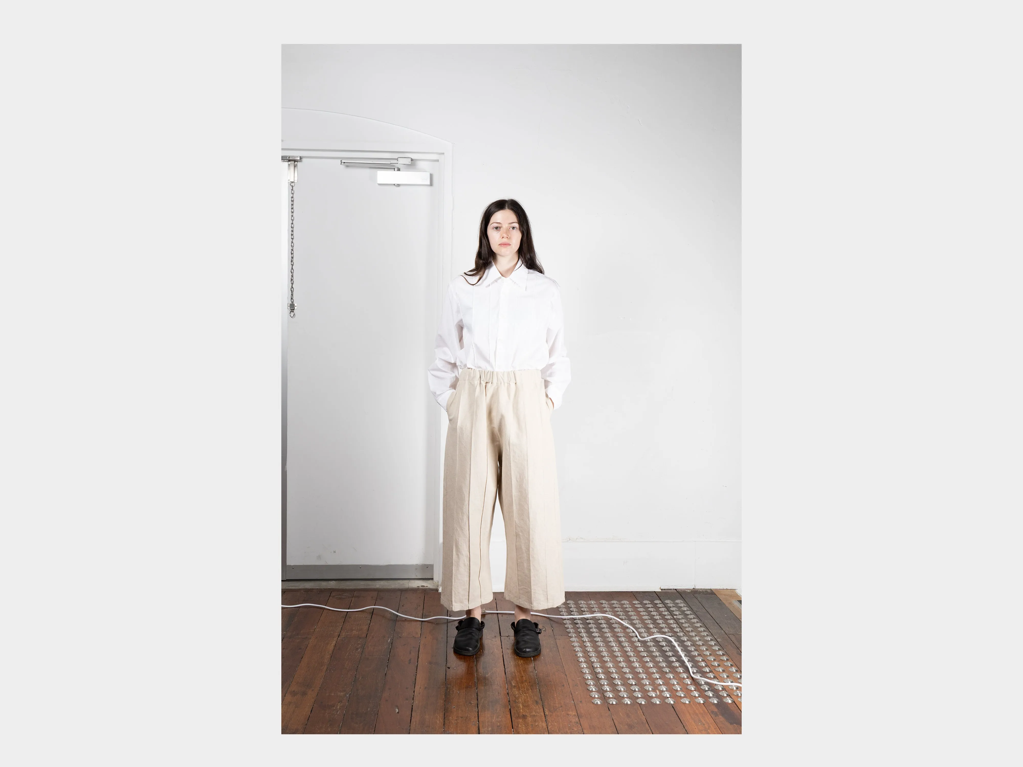 W-R18P3 "Tuck Pants" Unbleached Bamboo sold by MAN-TLE product image thumbnail 5