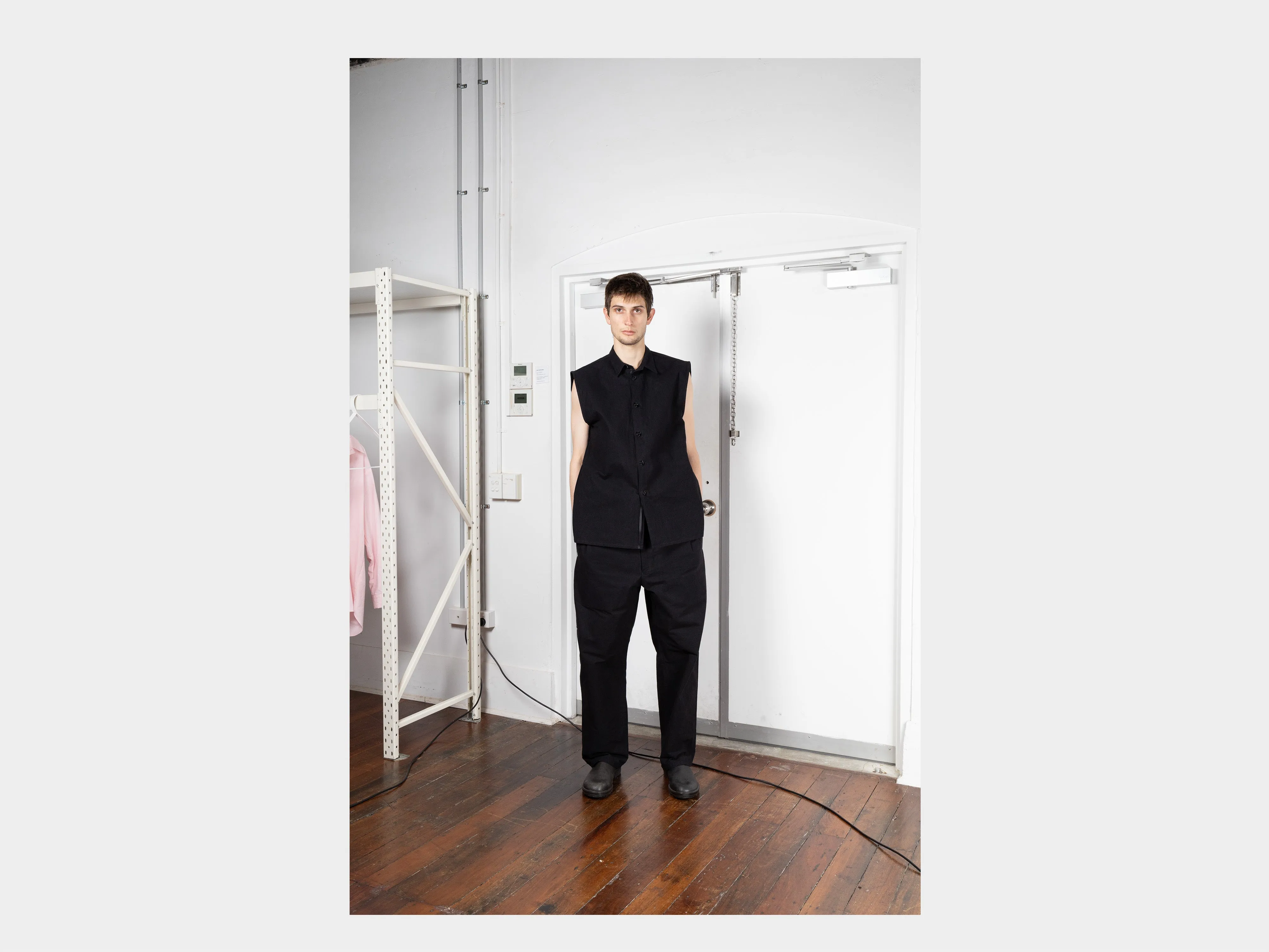 R18S0 "Sleeveless Shirt-1" Black Wax sold by MAN-TLE product image thumbnail 5