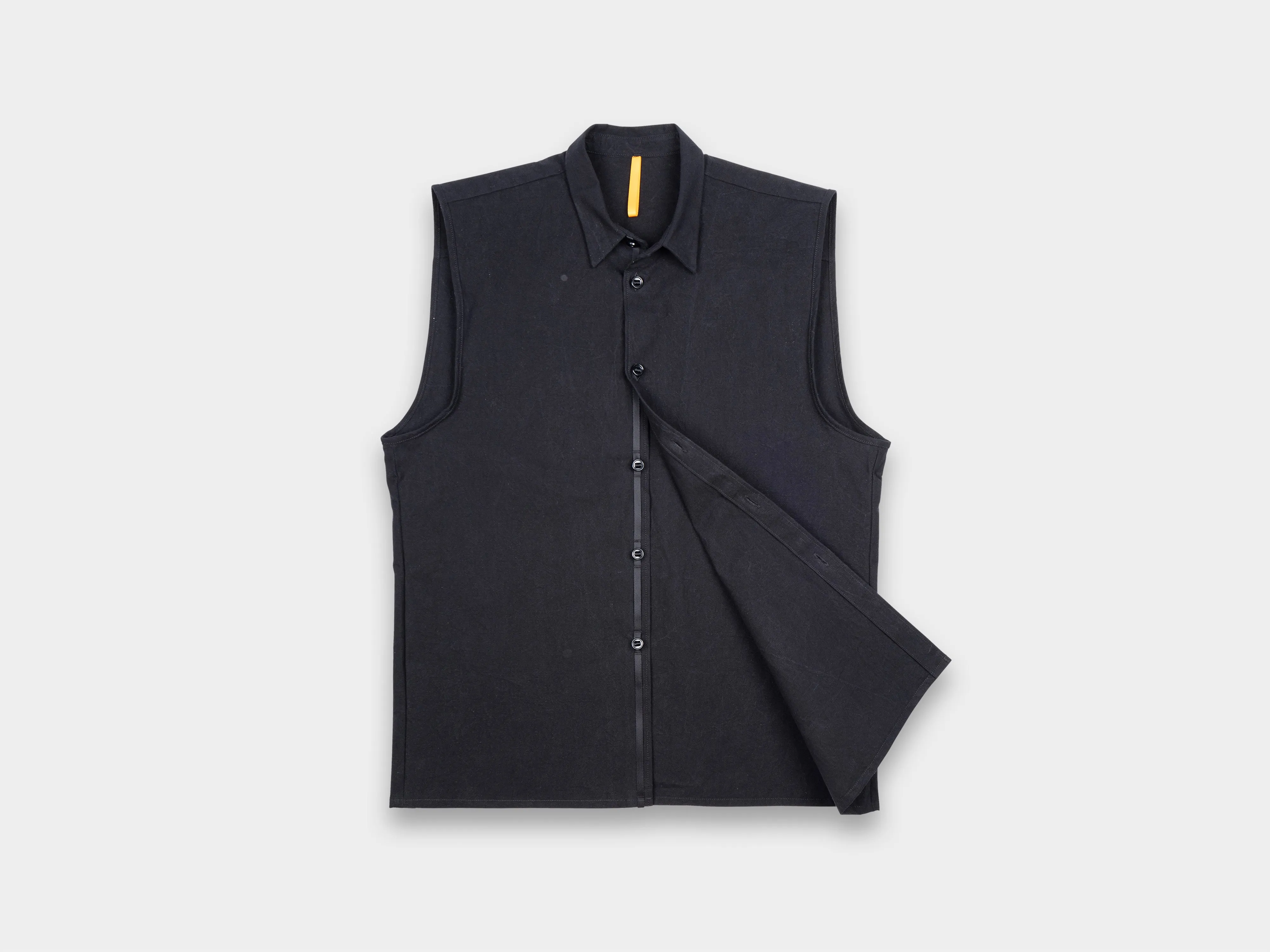 R18S0 "Sleeveless Shirt-1" Black Wax sold by MAN-TLE product image thumbnail 2