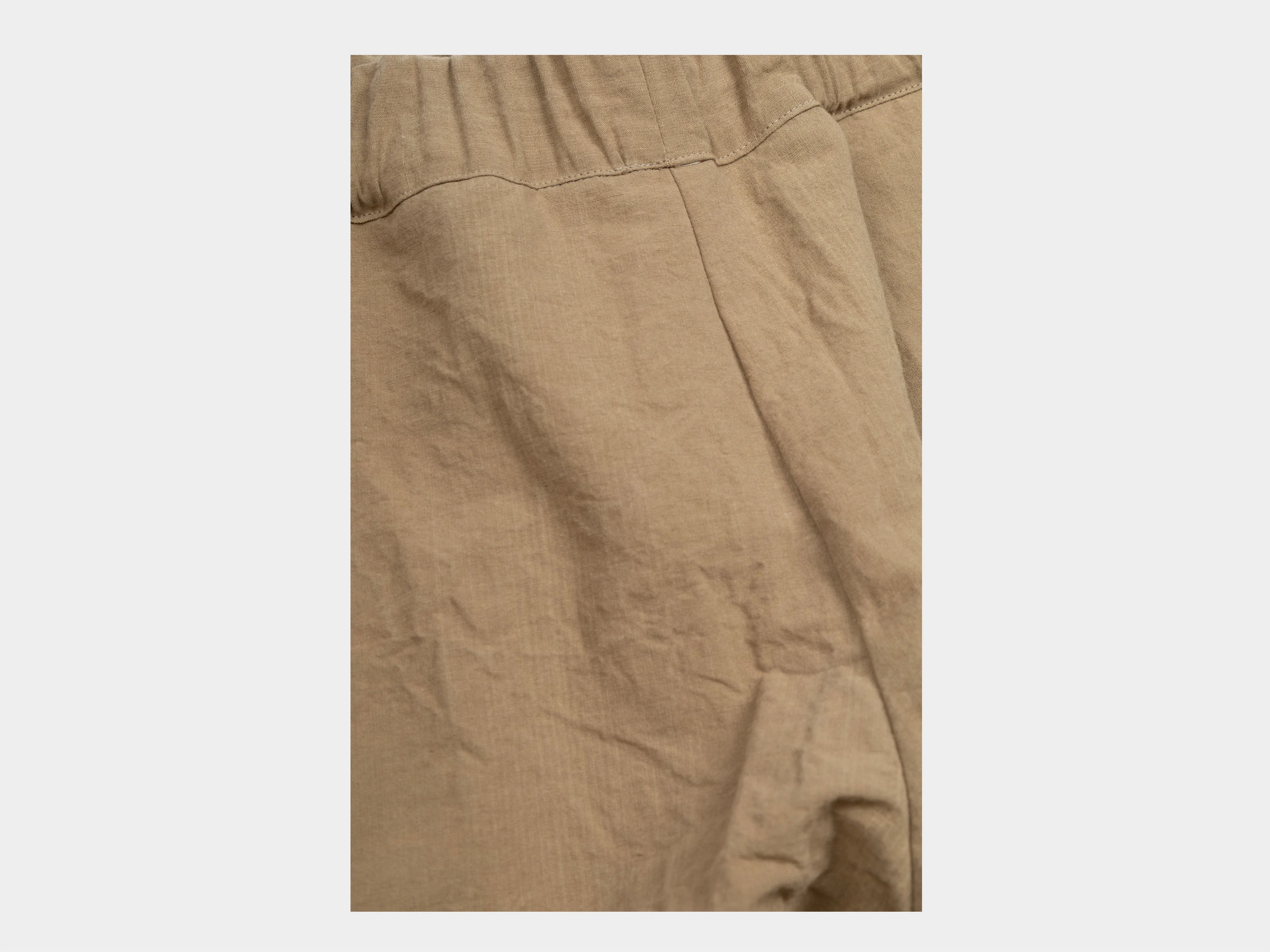 R18P6 "Easy Pants" Reed Linen sold by MAN-TLE product image thumbnail 3