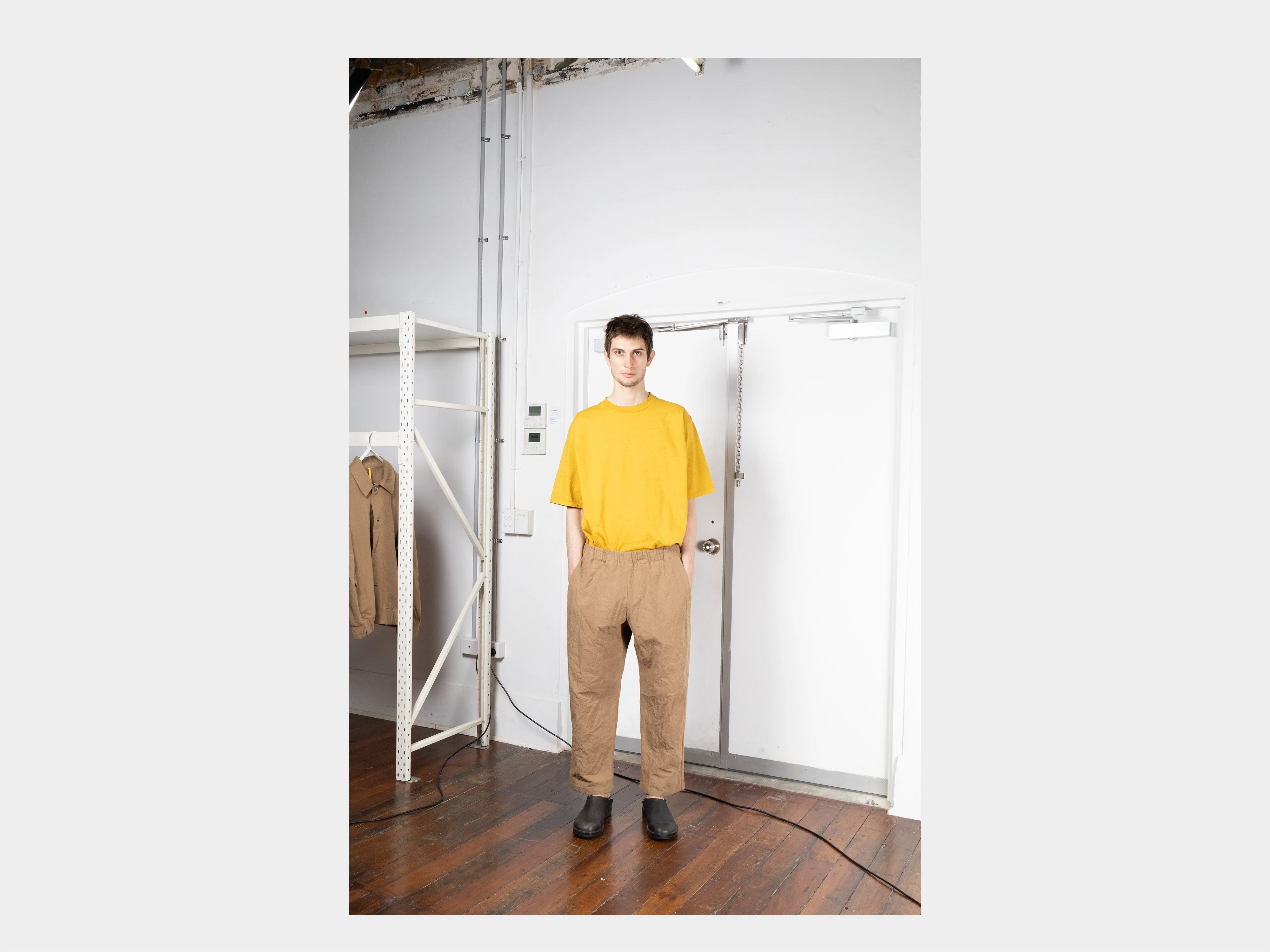 R18P6 "Easy Pants" Reed Linen sold by MAN-TLE product image thumbnail 4