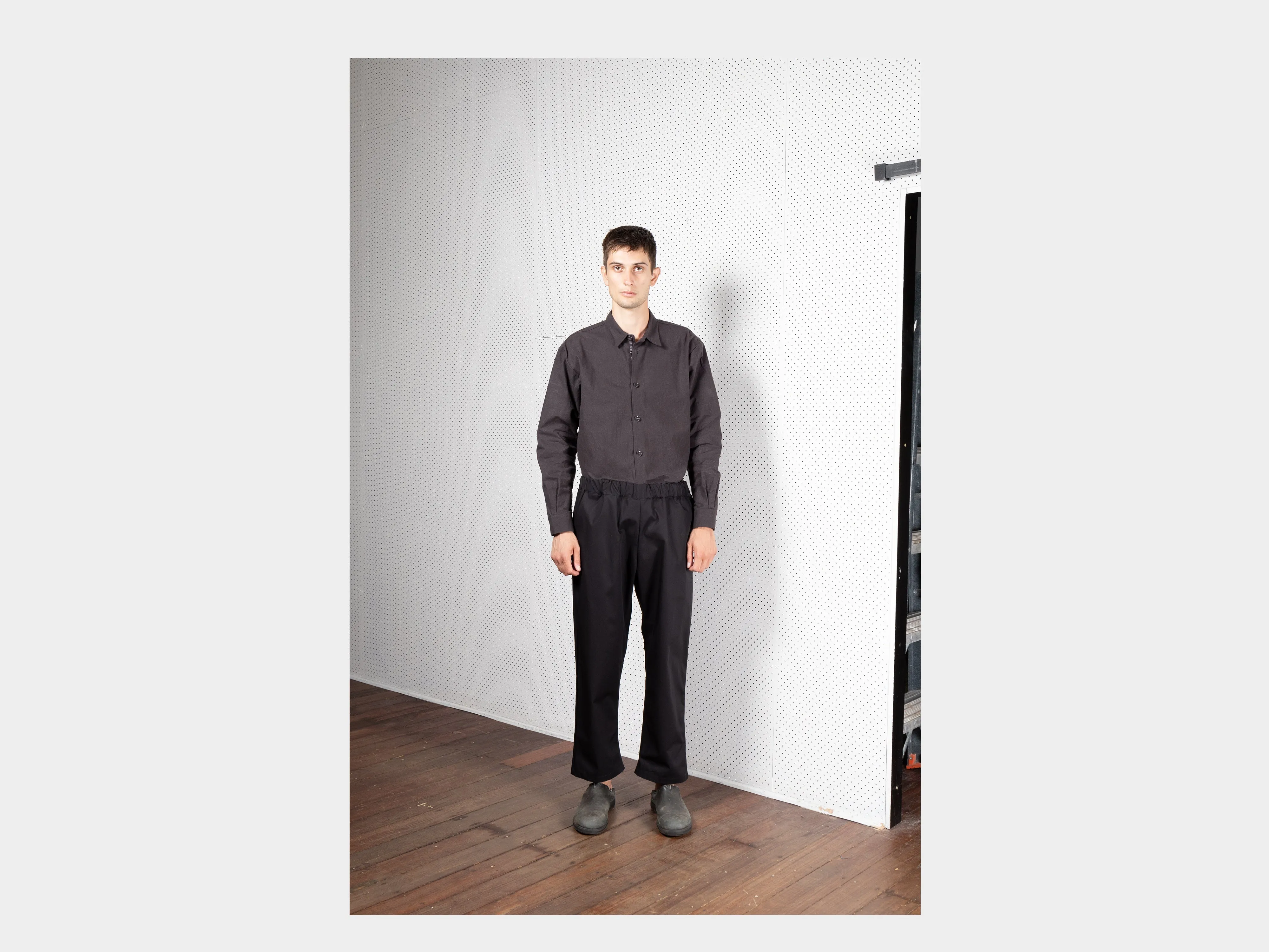 R17P6 "Easy Pants" Black Magic Gabardine sold by MAN-TLE product image thumbnail 4