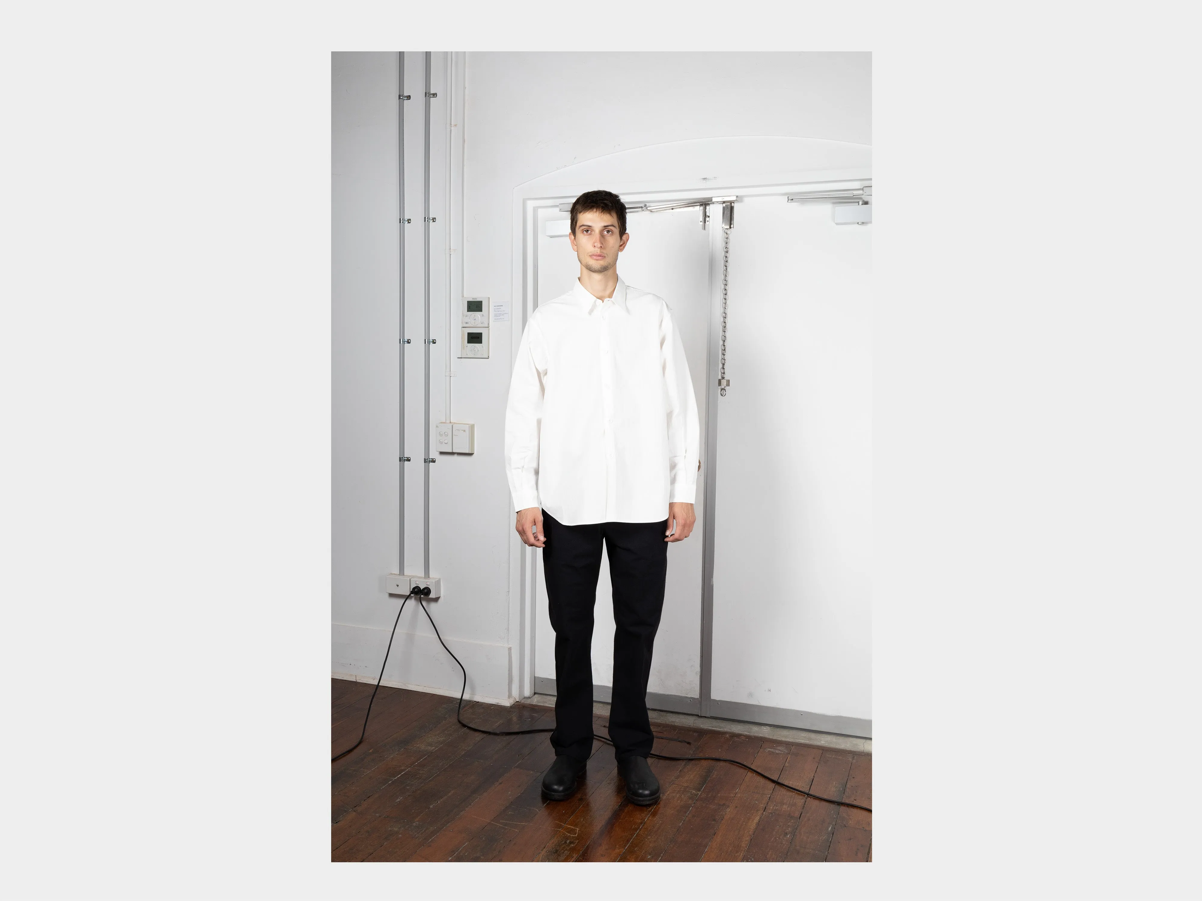 R0S8 "Weather Shirt" White Weather sold by MAN-TLE product image thumbnail 4