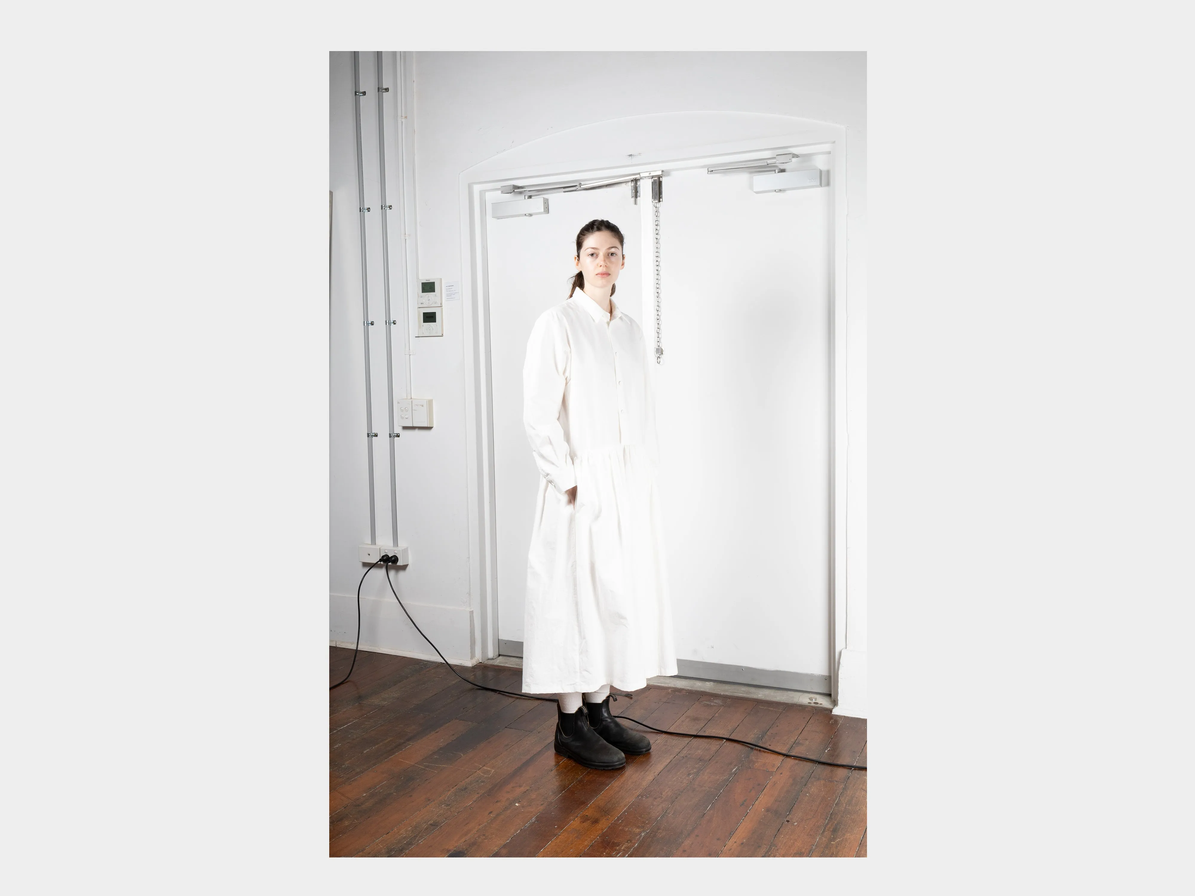 W-R0A3 "Gather Shirt Dress" White Weather sold by MAN-TLE product image thumbnail 4