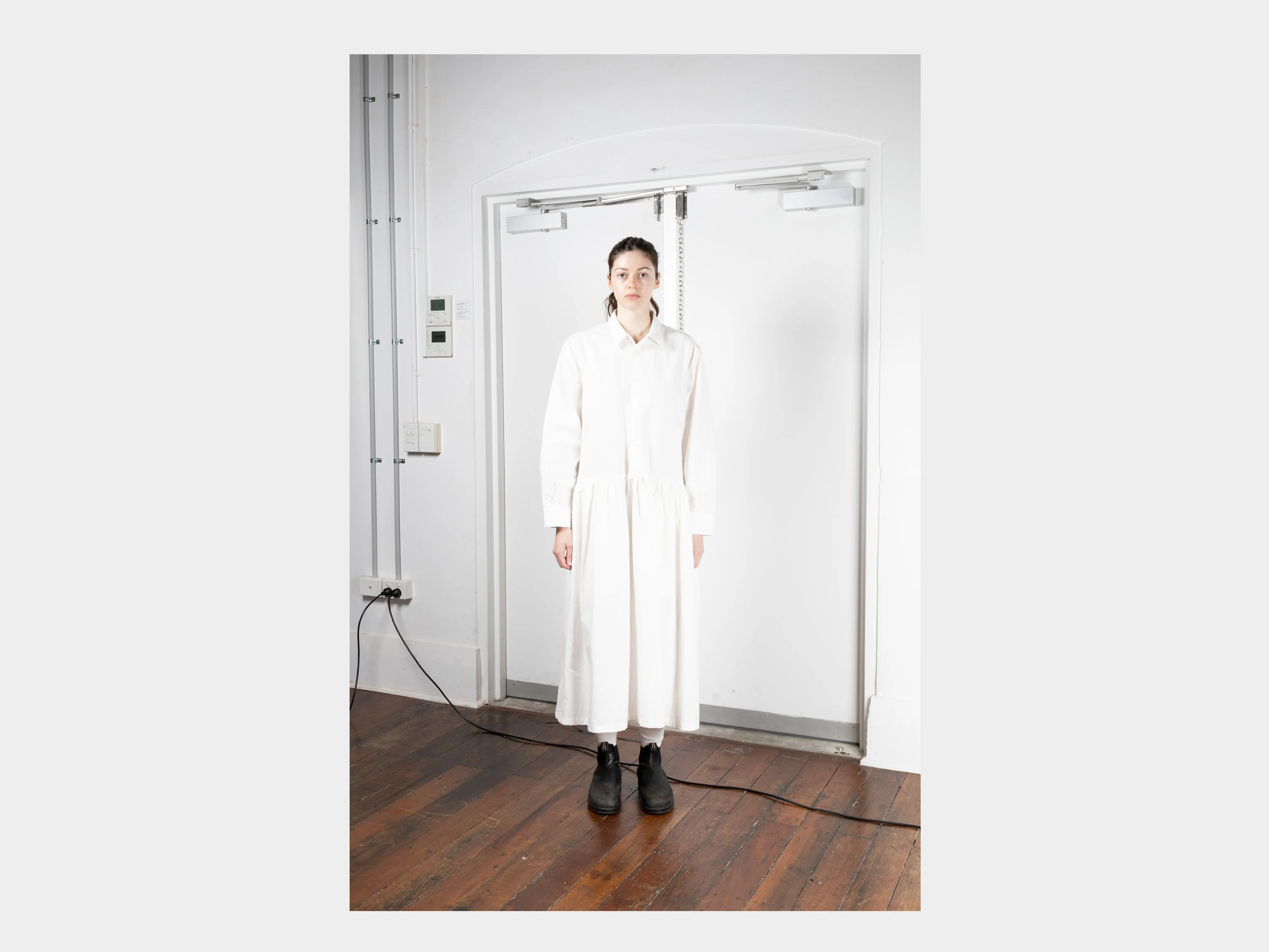 W-R0A3 "Gather Shirt Dress" White Weather sold by MAN-TLE product image thumbnail 3