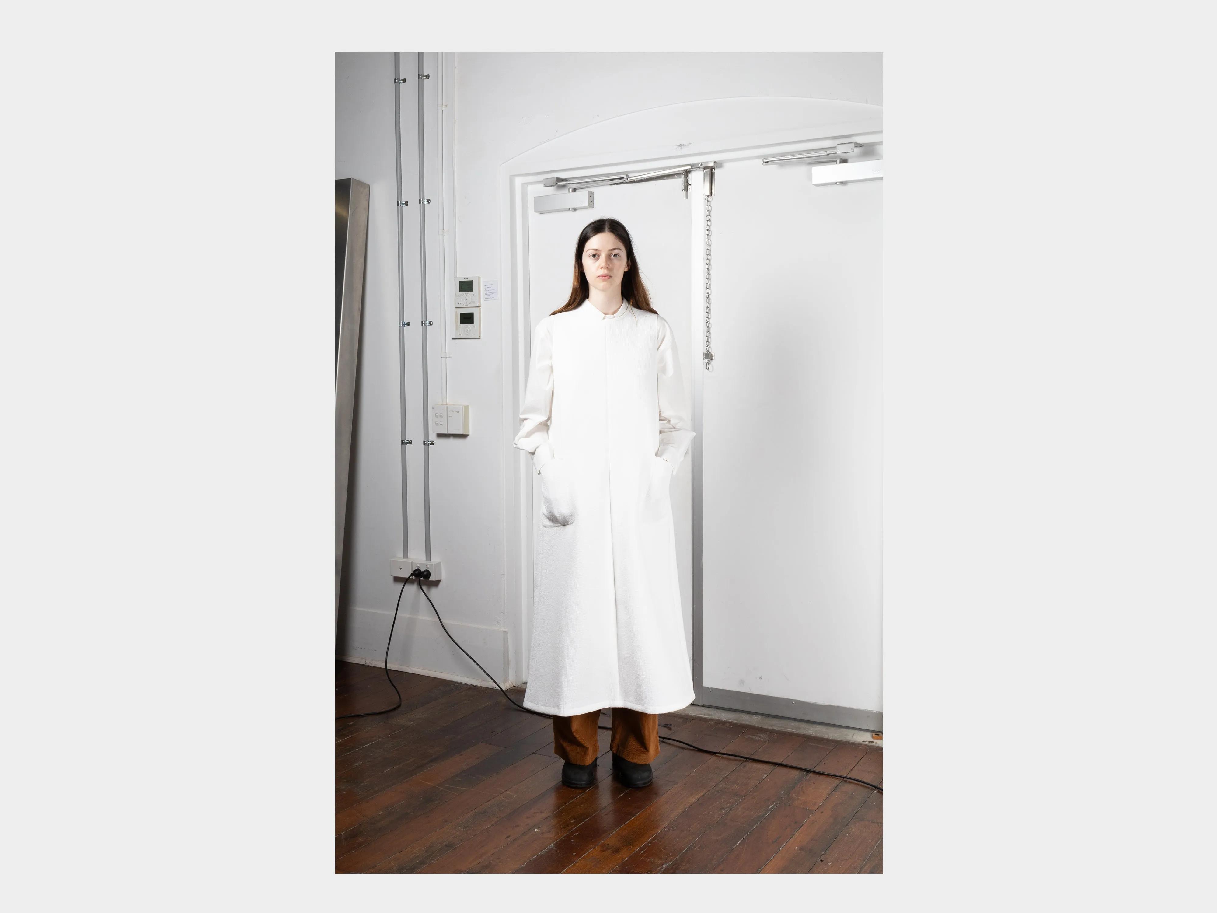 W-R16A5 "Round Dress" White Nubi sold by MAN-TLE product image thumbnail 5