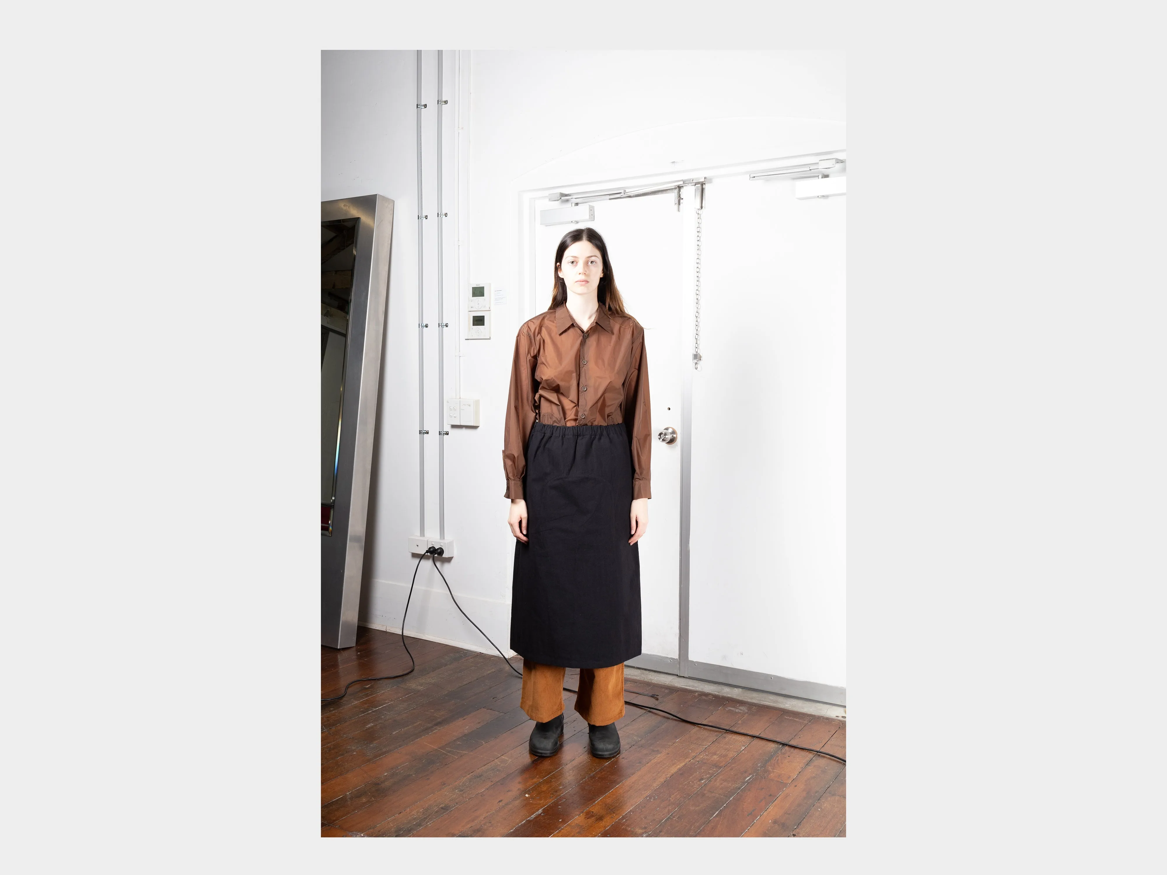 W-R16P8 "Straight Skirt" Black Wash sold by MAN-TLE product image thumbnail 4