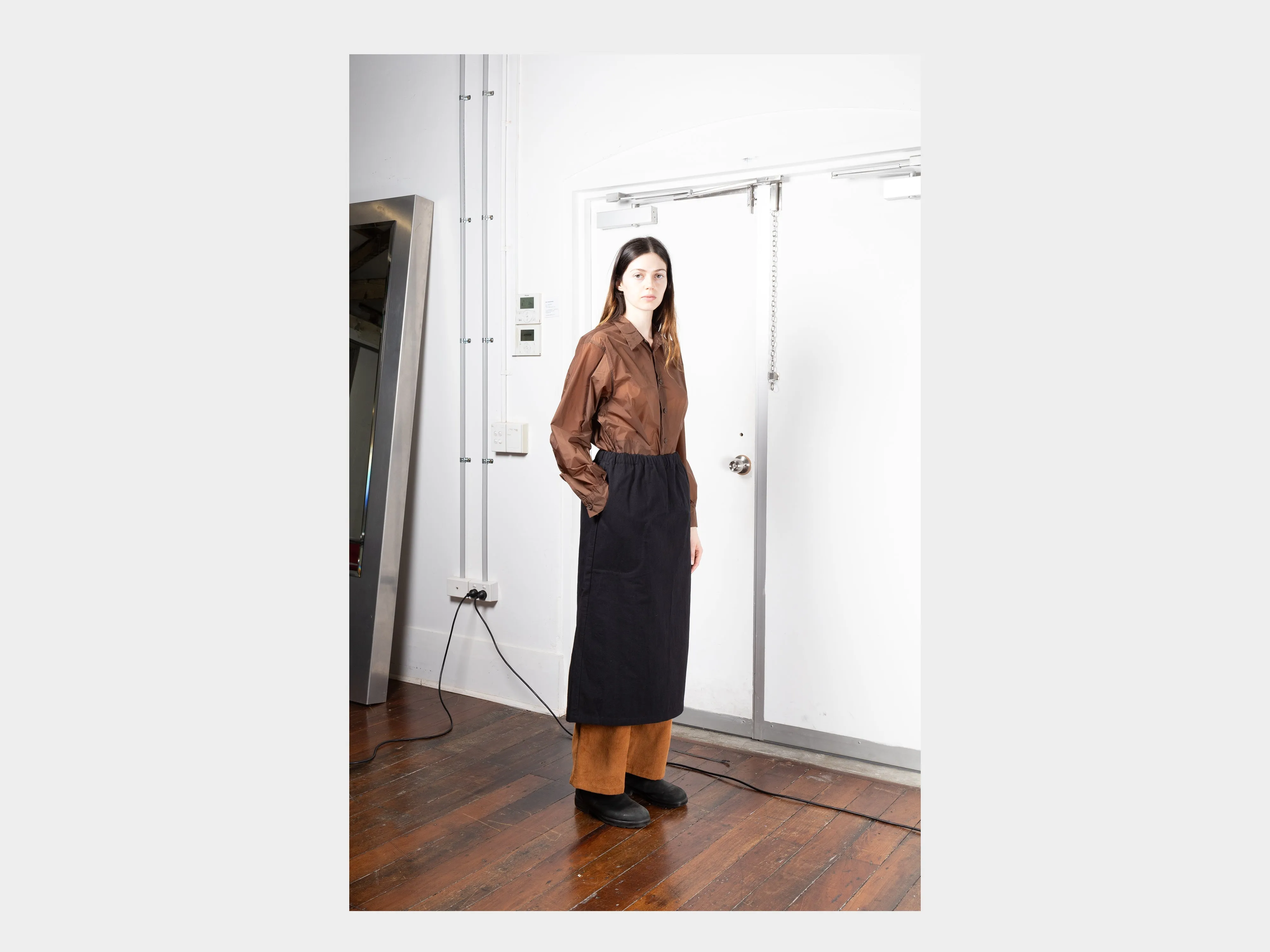 W-R16P8 "Straight Skirt" Black Wash sold by MAN-TLE product image thumbnail 5