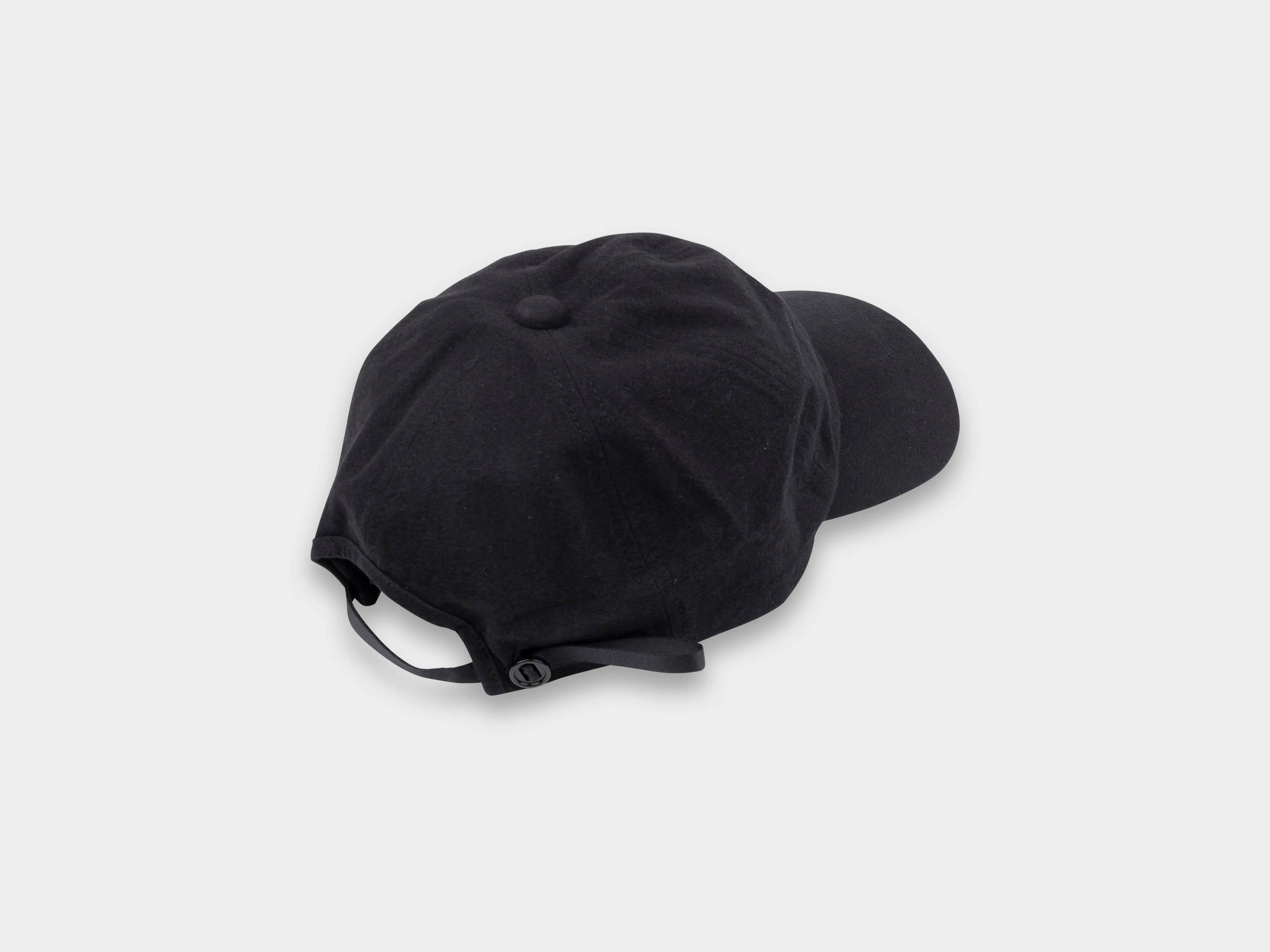 R0C1 "Shallow Cap" Black Wash sold by MAN-TLE product image thumbnail 3