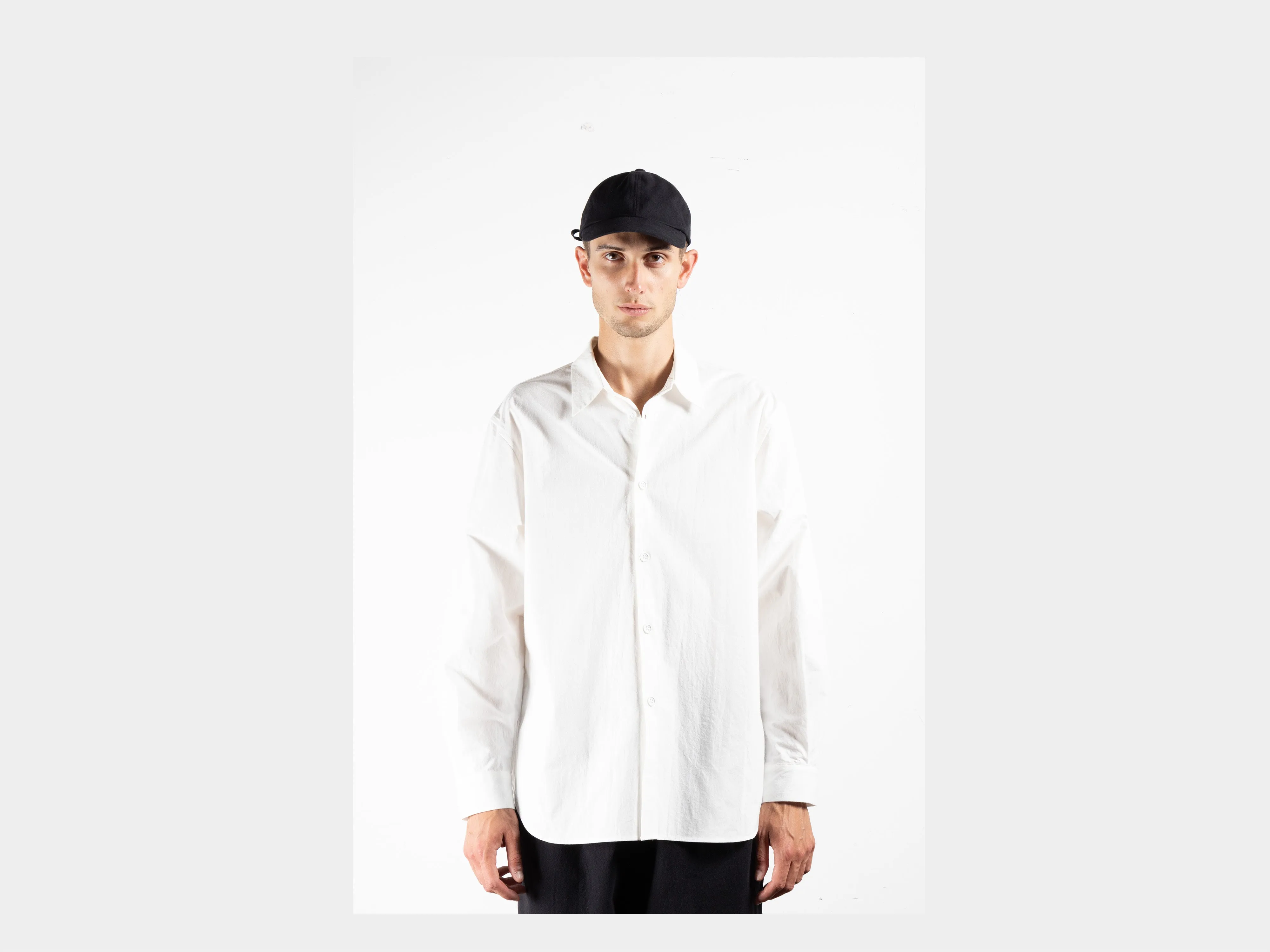 R0C1 "Shallow Cap" Black Wash sold by MAN-TLE product image thumbnail 4