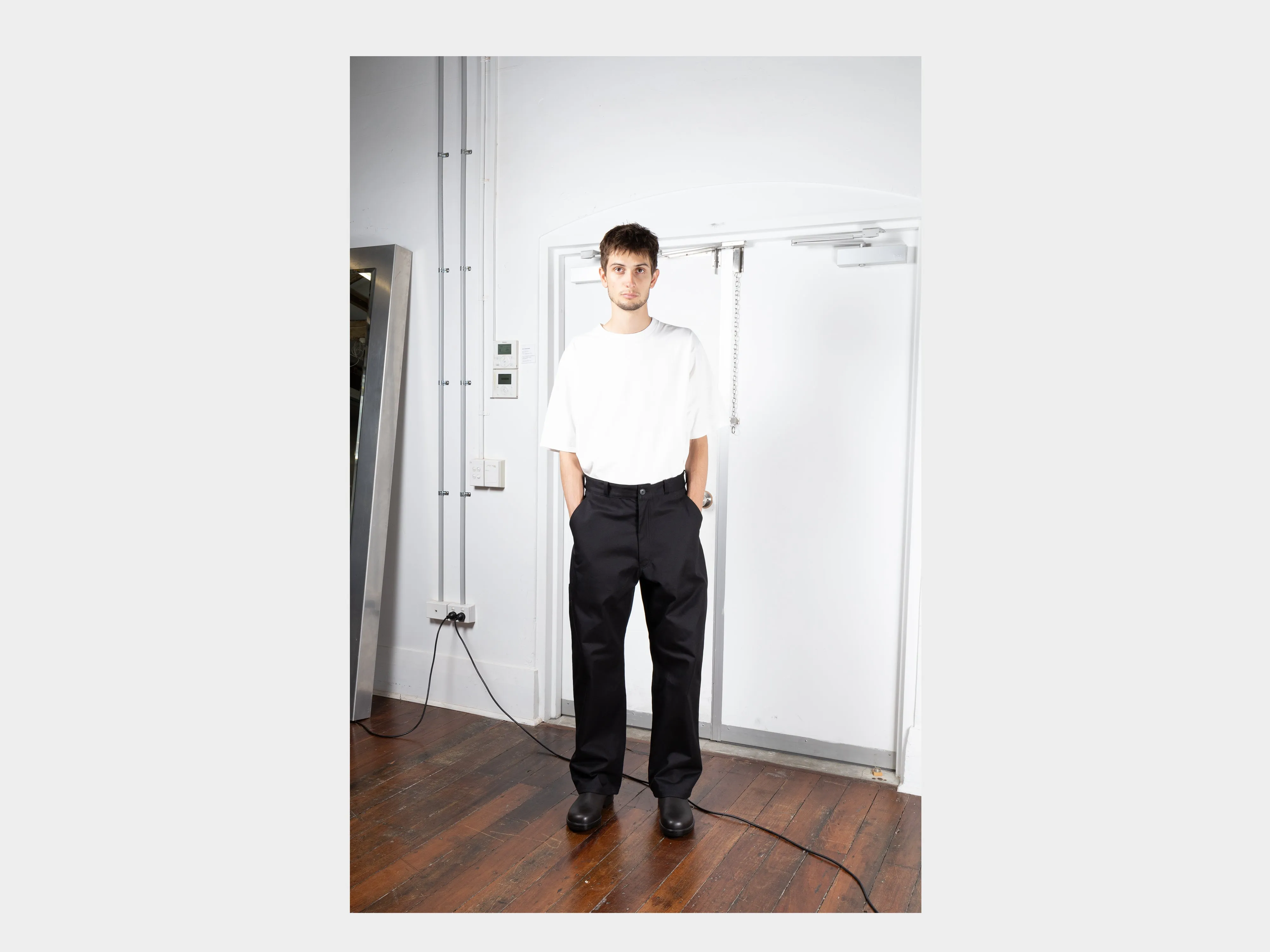 R0J6 "Jebok Pants" Black Work sold by MAN-TLE product image thumbnail 4