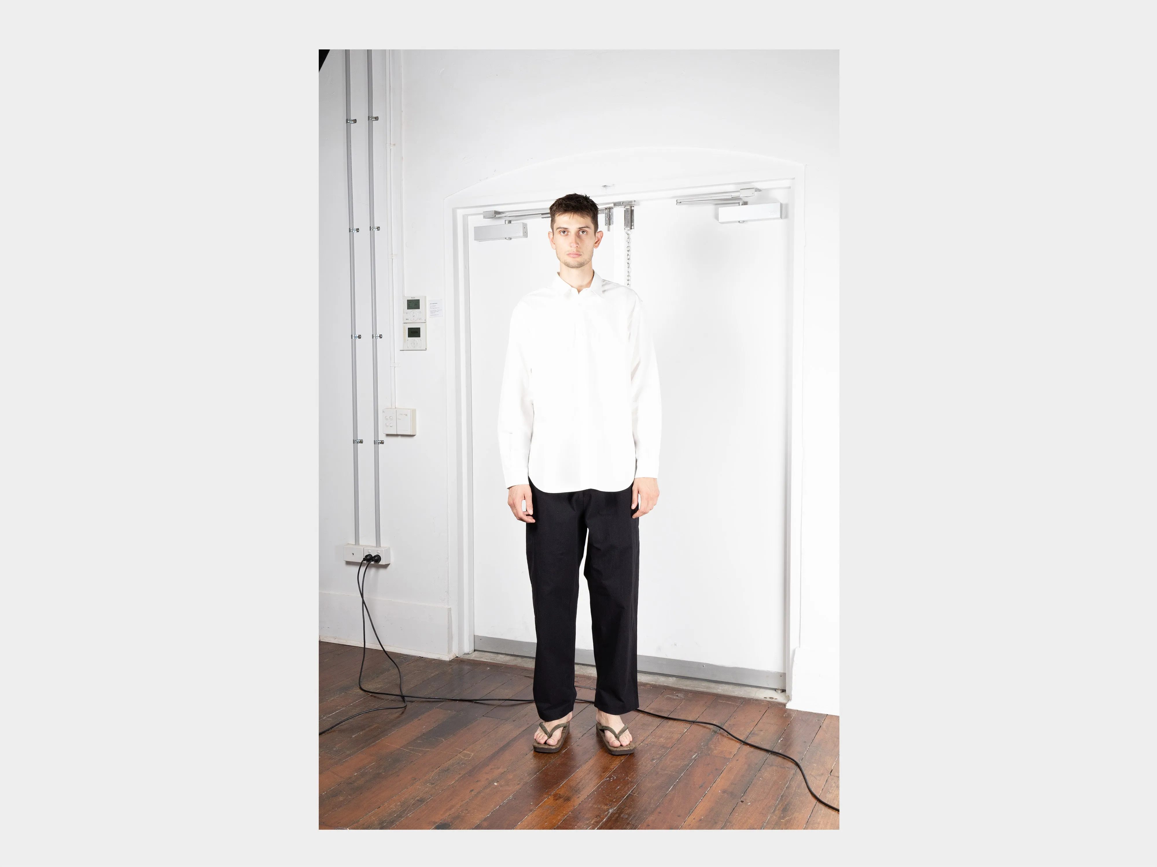 R0P6 "Easy Pants" Black Wash sold by MAN-TLE product image thumbnail 4