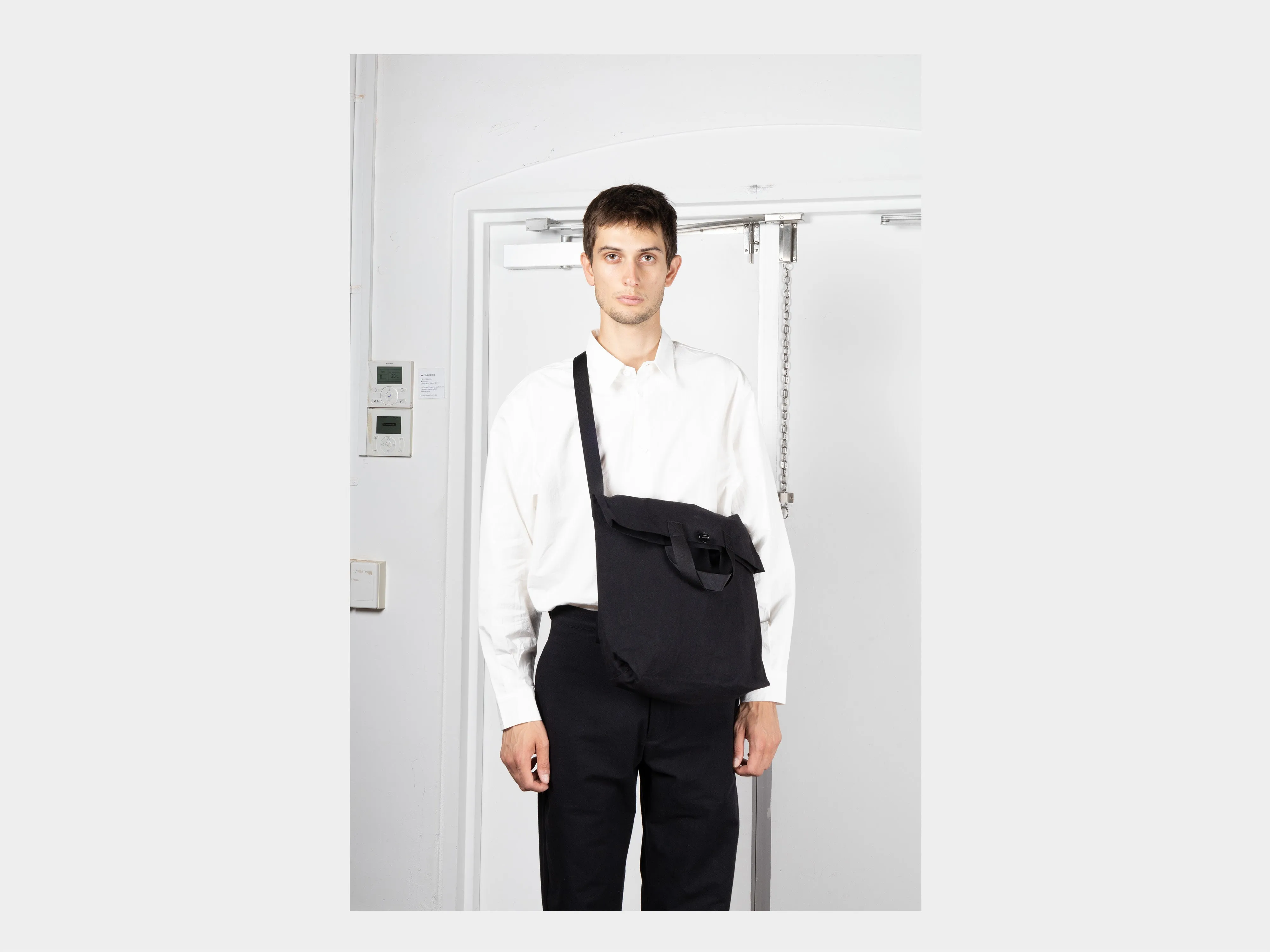 R0B1 "Multi Handle Tote" Black Wax sold by MAN-TLE product image thumbnail 5