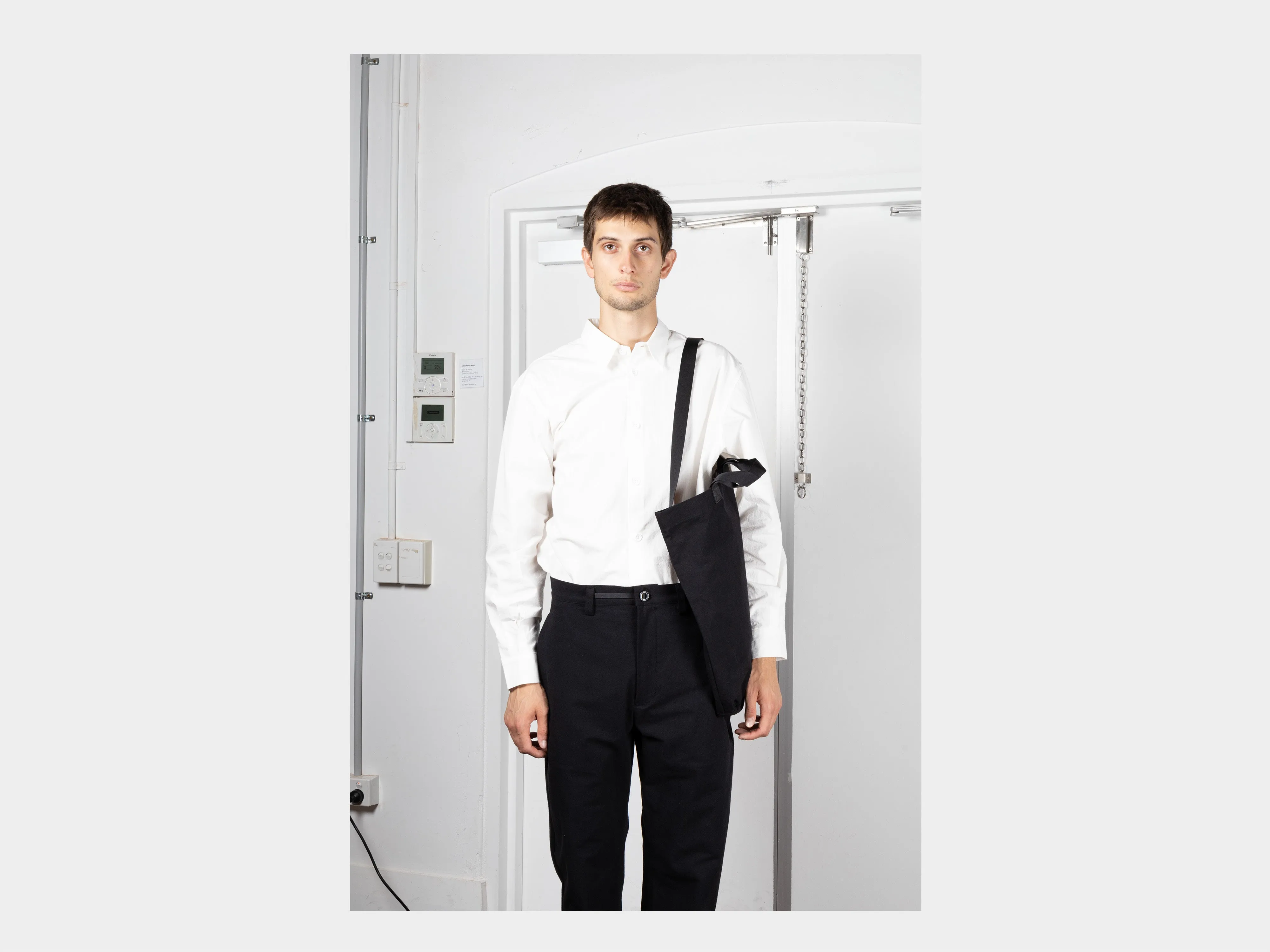 R0B1 "Multi Handle Tote" Black Wax sold by MAN-TLE product image thumbnail 4