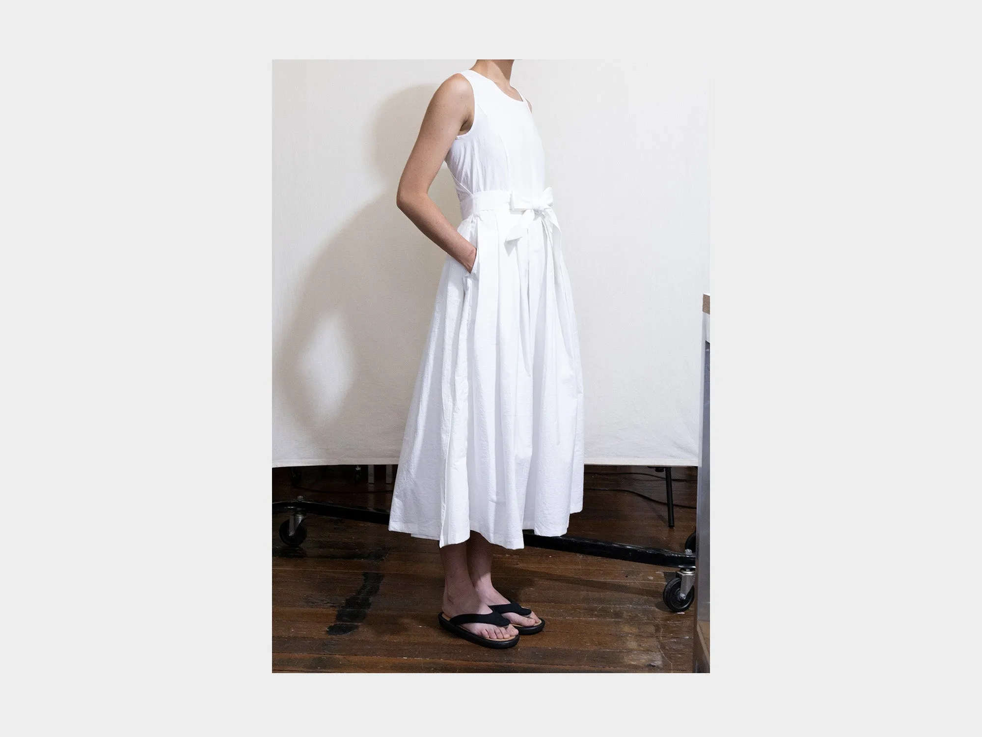 W-R0A8 "Apron Dress" White Weather sold by MAN-TLE product image thumbnail 5