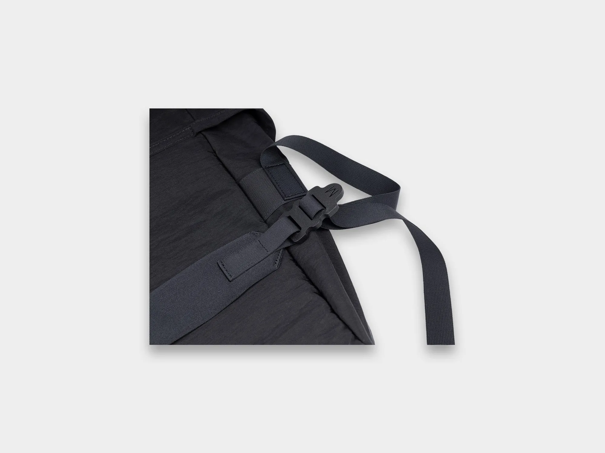 R0G2 "Snap Messenger" Black Nylon sold by MAN-TLE product image thumbnail 5