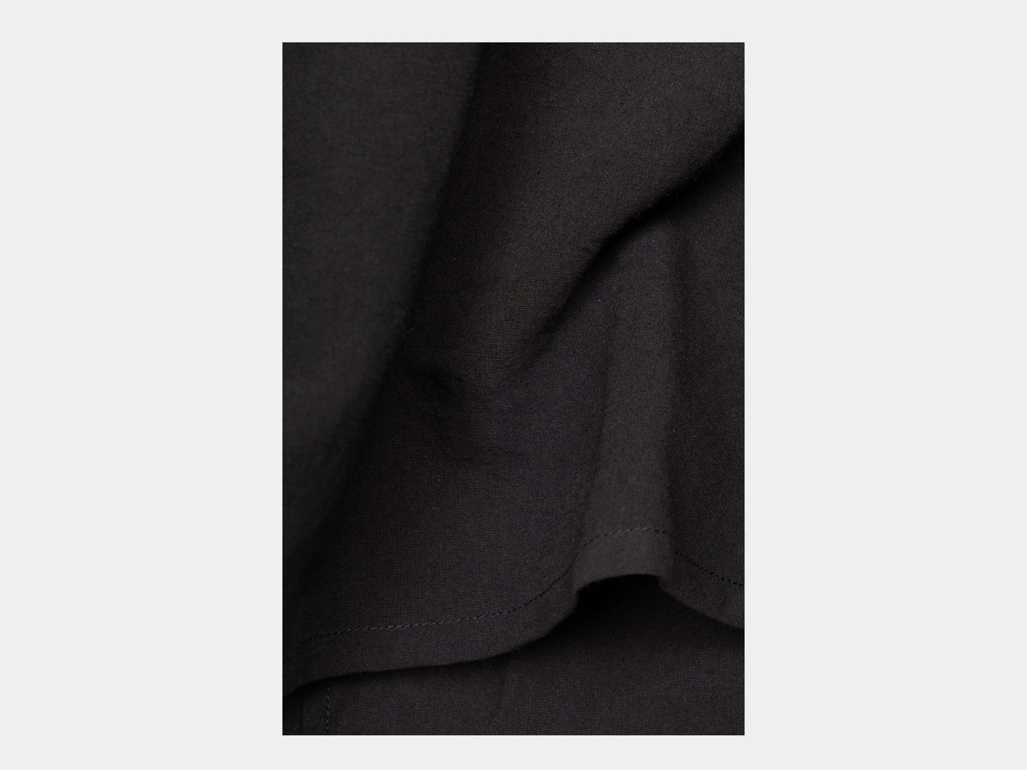 W-SPA5 "Slip" Roll–dyed Black Linen sold by MAN-TLE product image thumbnail 3