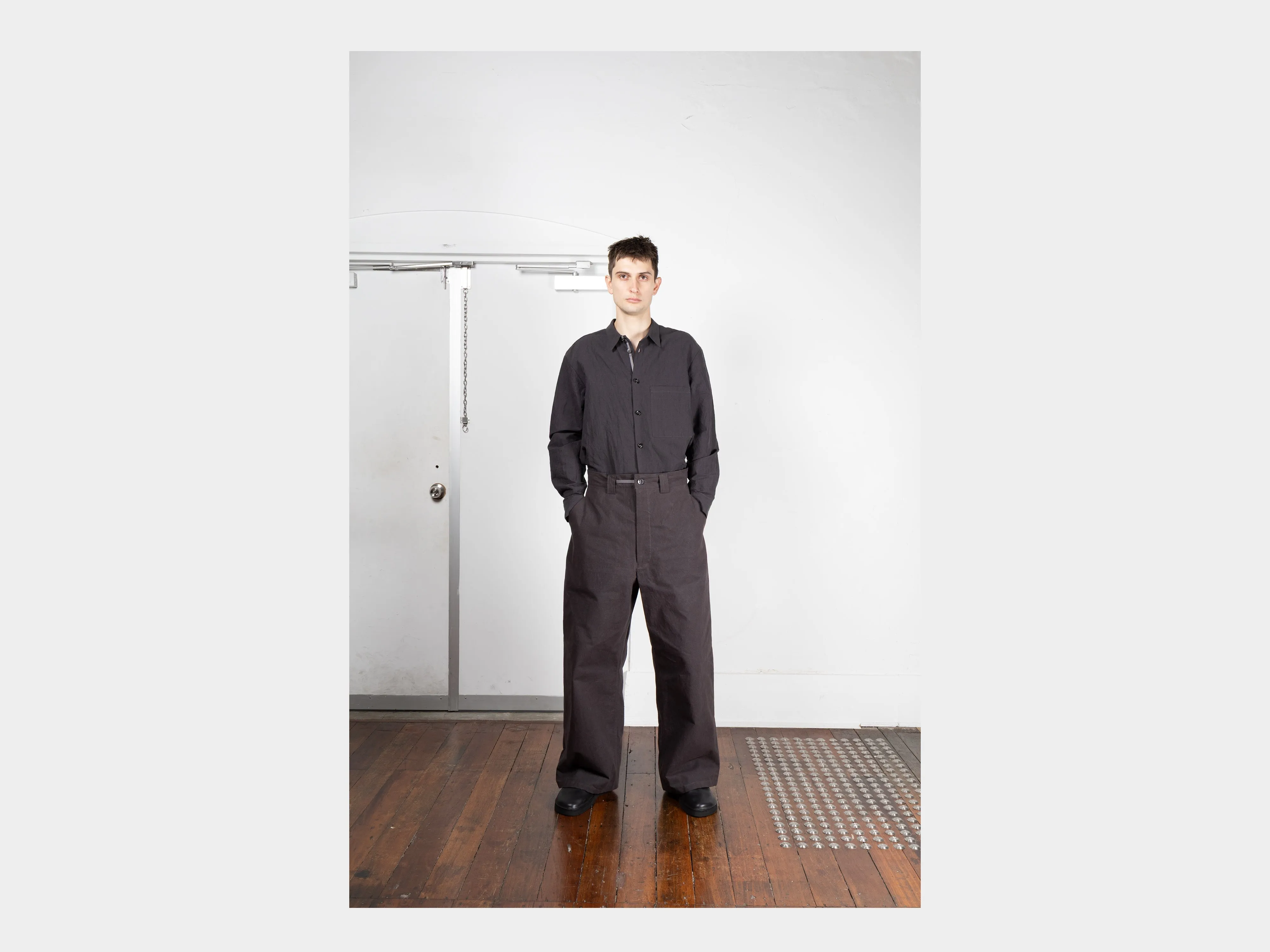 R20P8 "Sail Pants" Earth Wax sold by MAN-TLE product image thumbnail 5