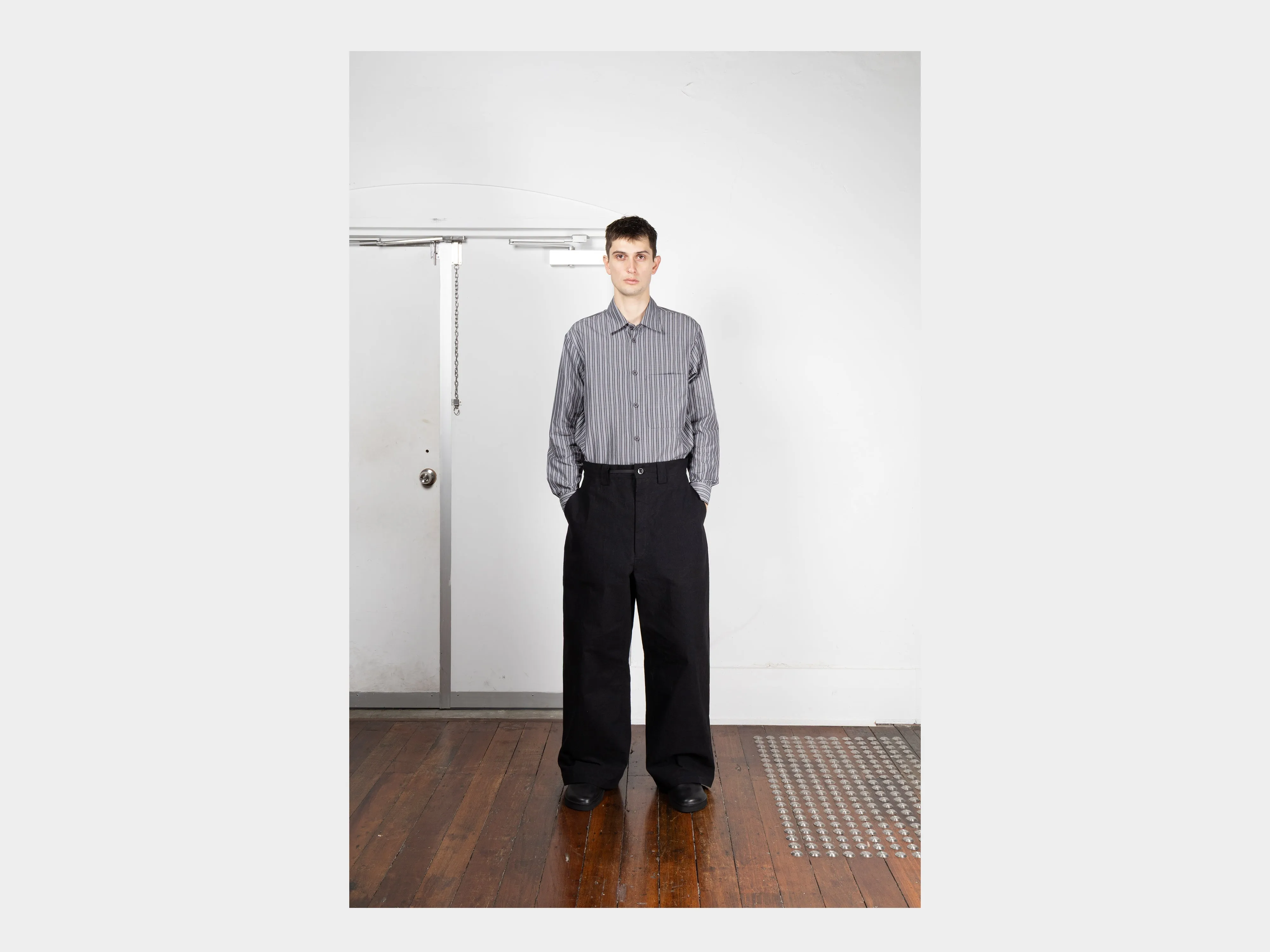 R20P8 "Sail Pants" Black Wax sold by MAN-TLE product image thumbnail 5