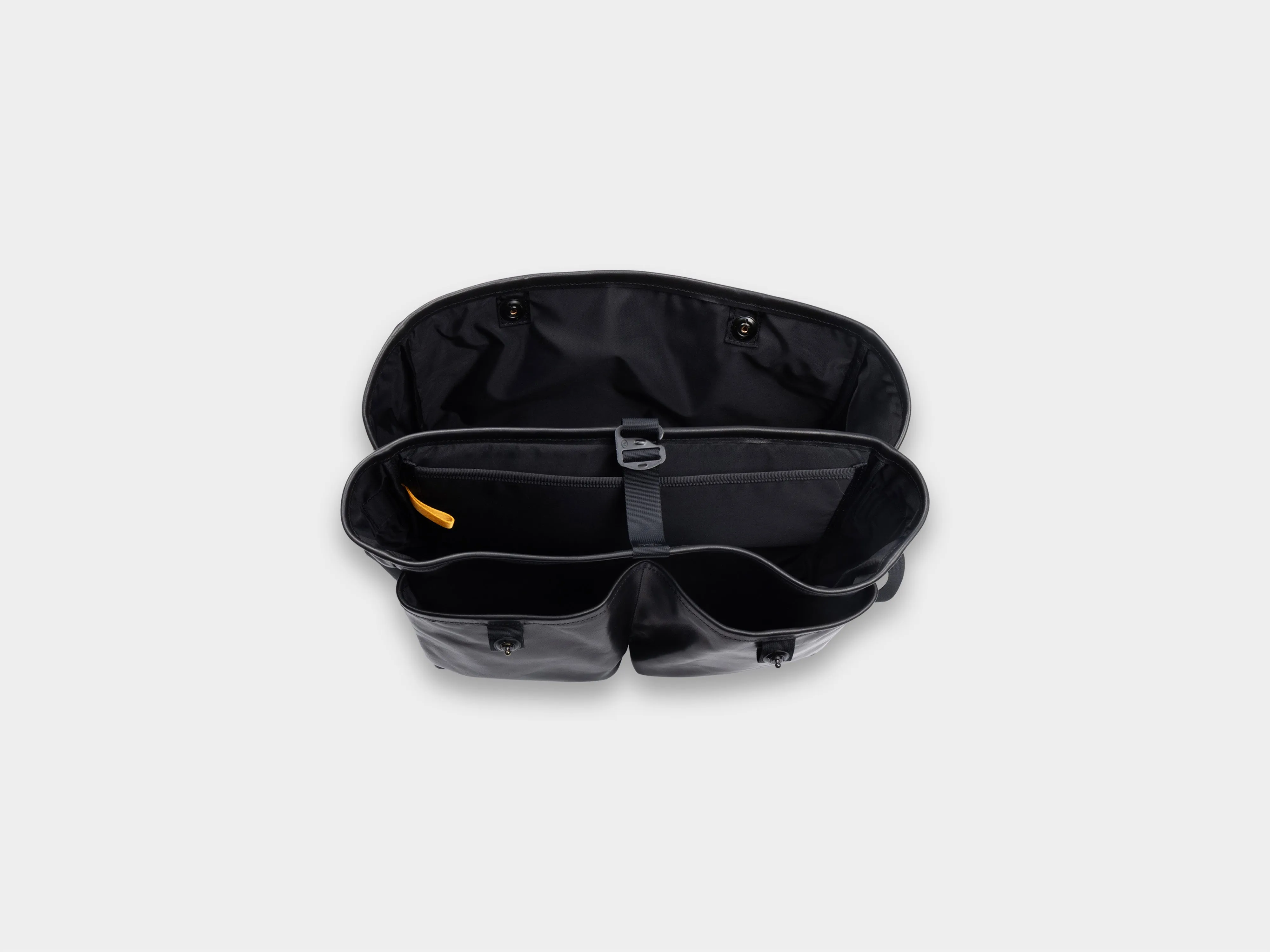 R20G4 "Mini Messenger" Black Hide sold by MAN-TLE product image thumbnail 3