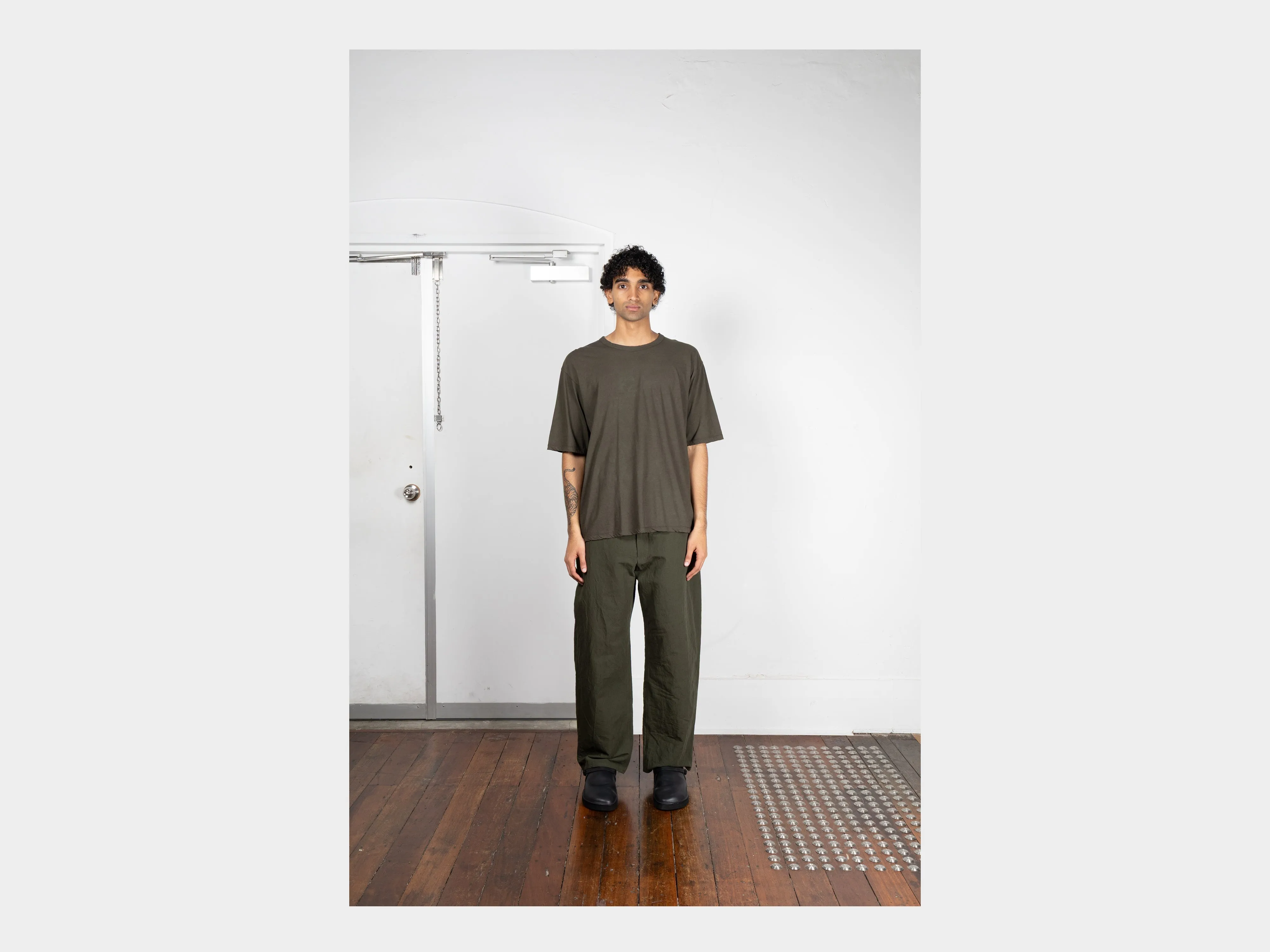 R20T5 "S/S Binder T-Shirt" Carbon sold by MAN-TLE product image thumbnail 4