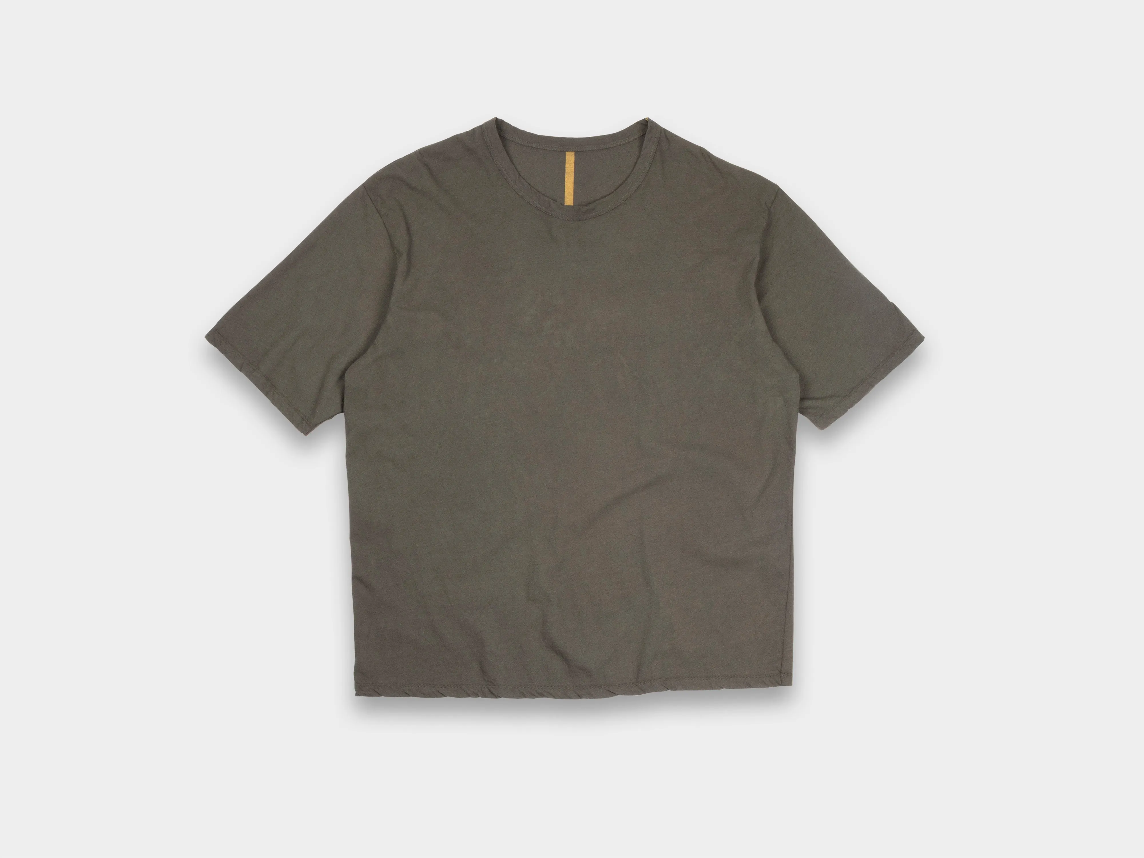 R20T5 "S/S Binder T-Shirt" Carbon sold by MAN-TLE