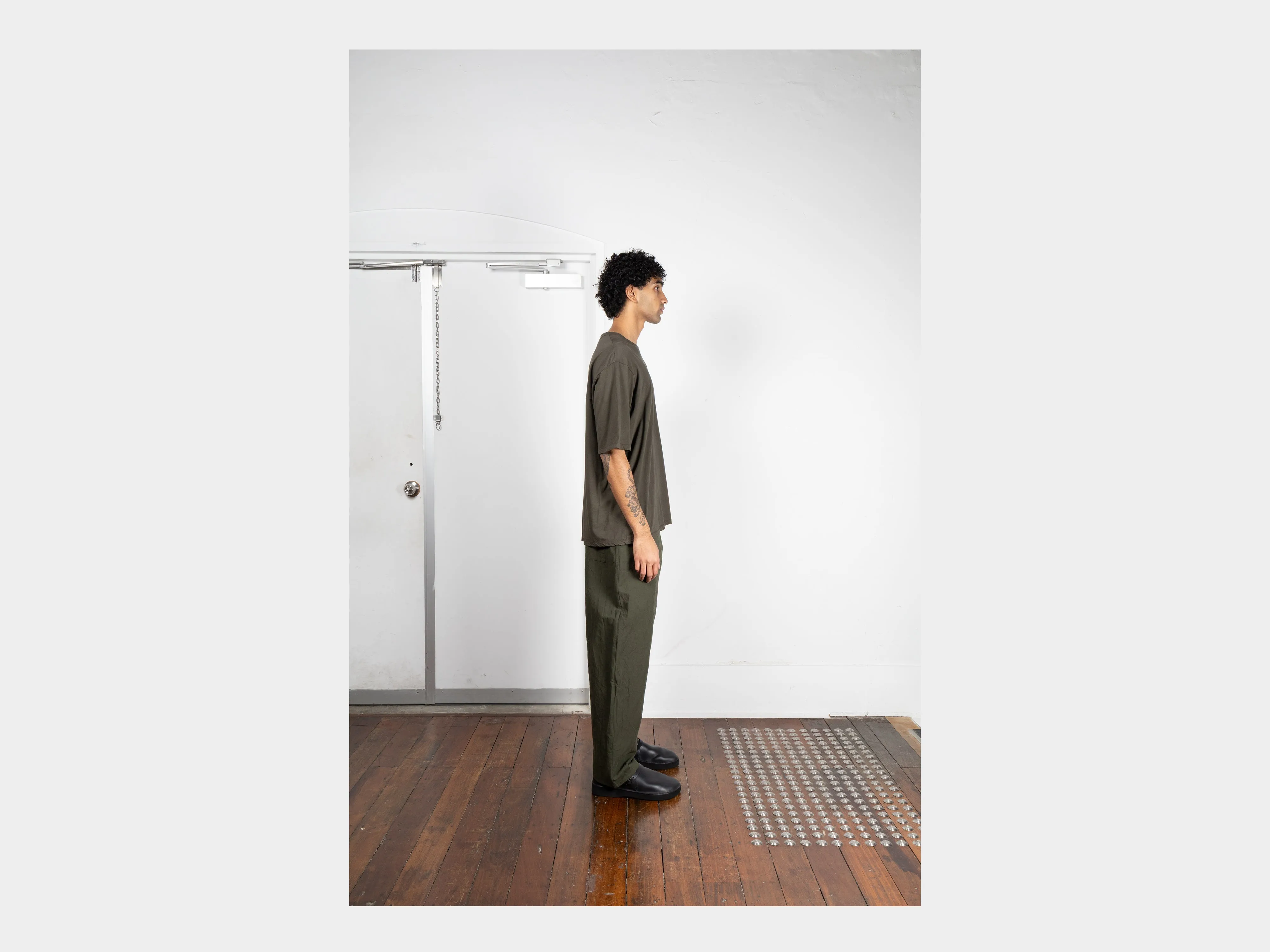 R20T5 "S/S Binder T-Shirt" Carbon sold by MAN-TLE product image thumbnail 5