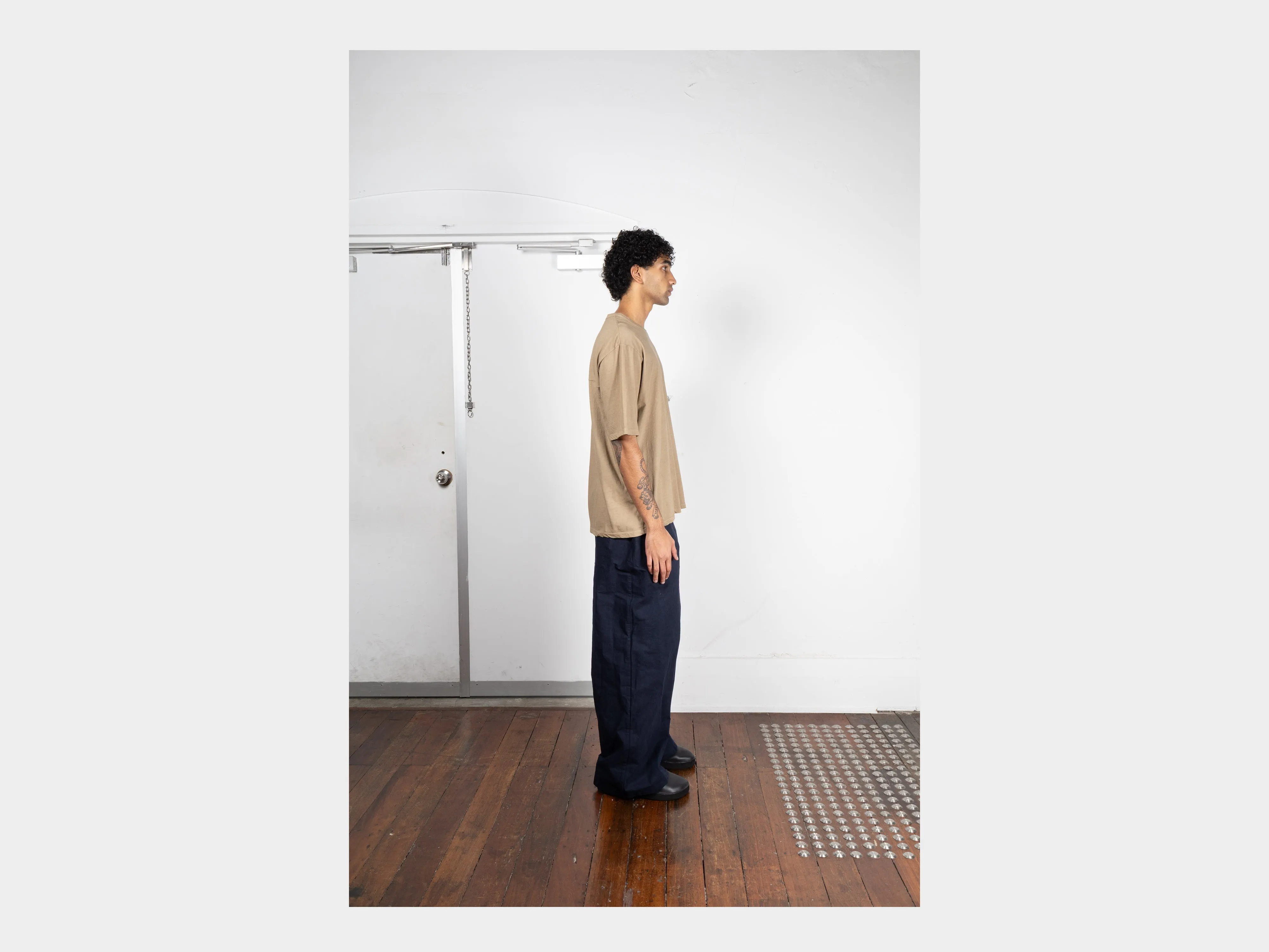 R20T5 "S/S Binder T-Shirt" Dust sold by MAN-TLE product image thumbnail 5
