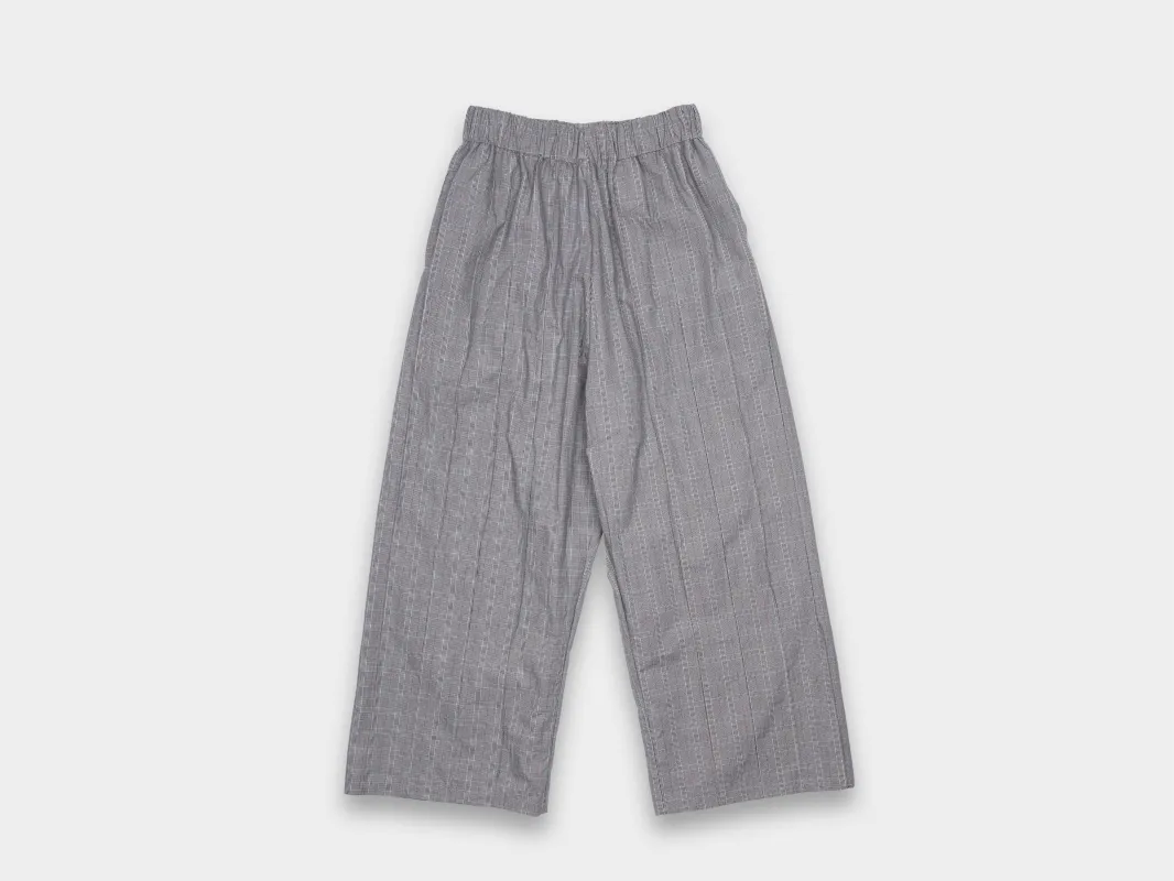 W-R20P3 "Tuck Pants" Grey Damp Cloth made by MAN-TLE
