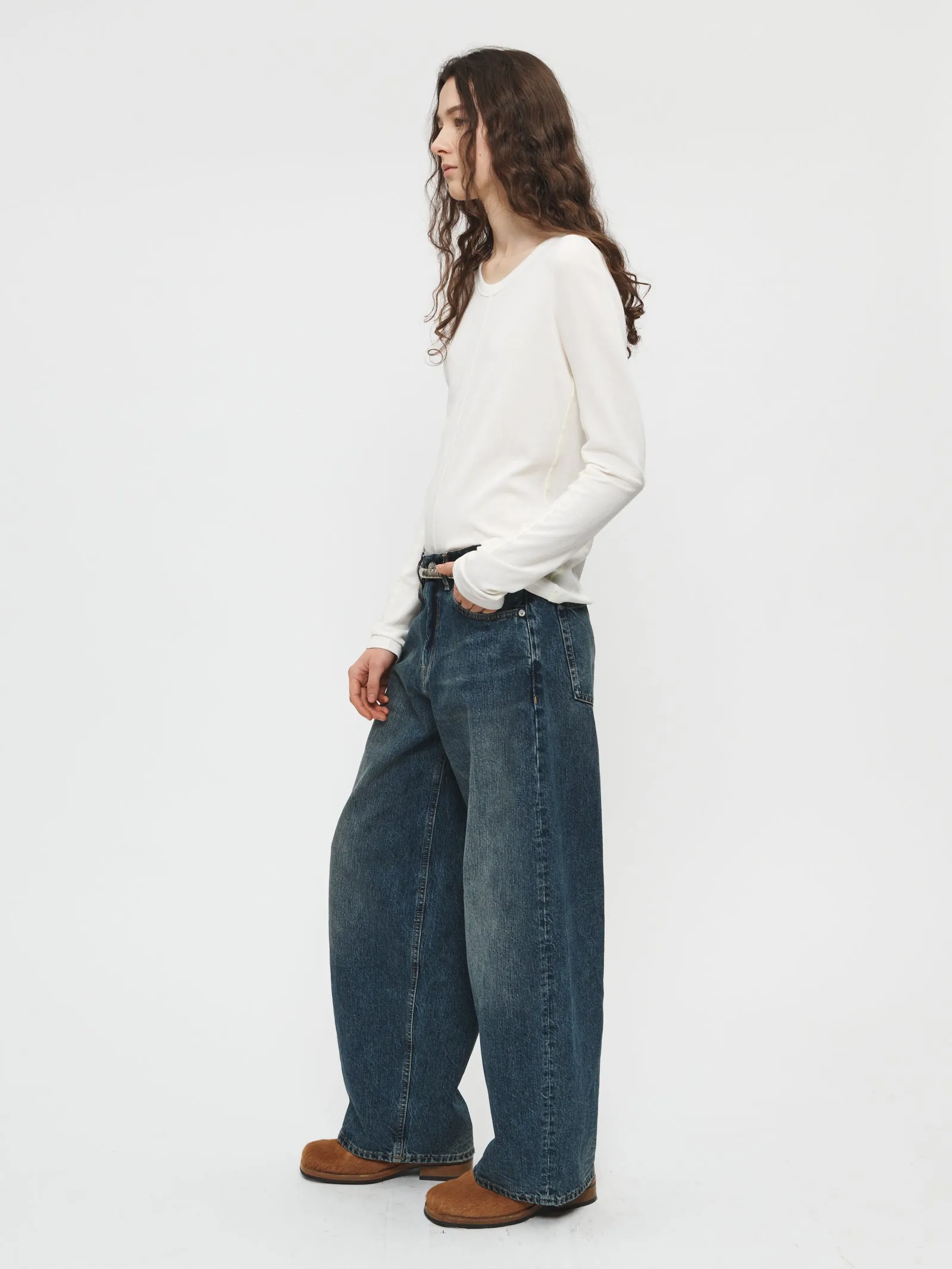 Middle Seam Longsleeve in White sold by 6397 product image thumbnail 3