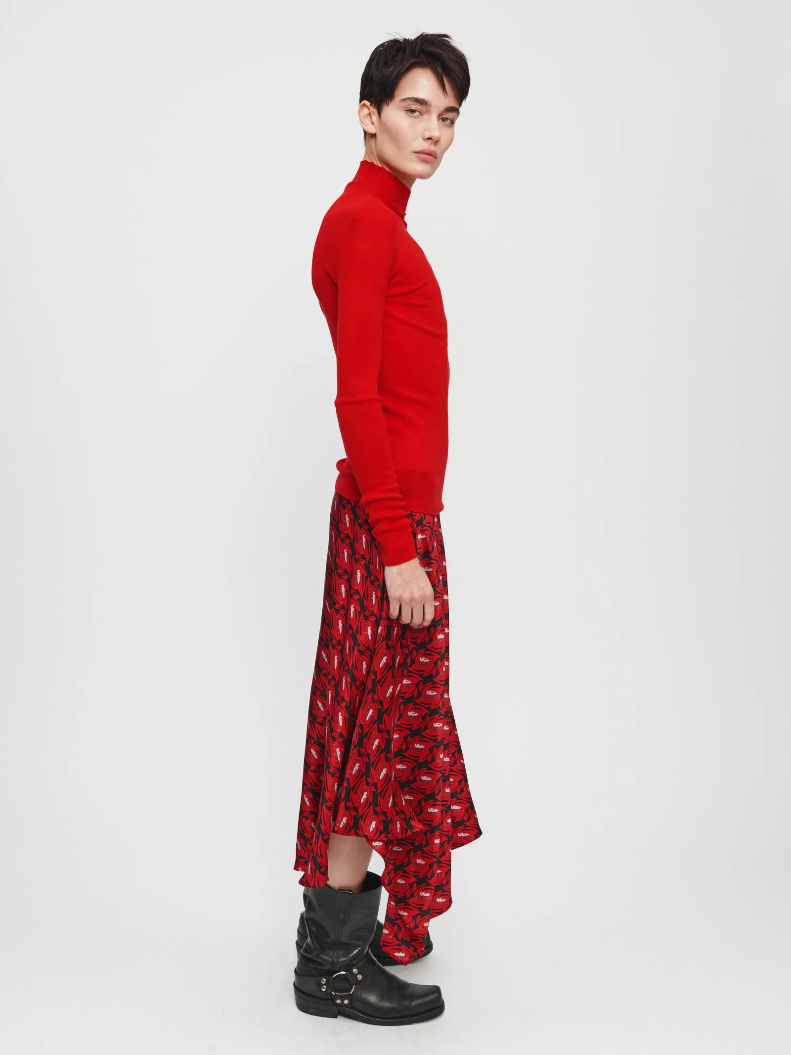 Printed Handkerchief Skirt in Red sold by 6397 product image thumbnail 3