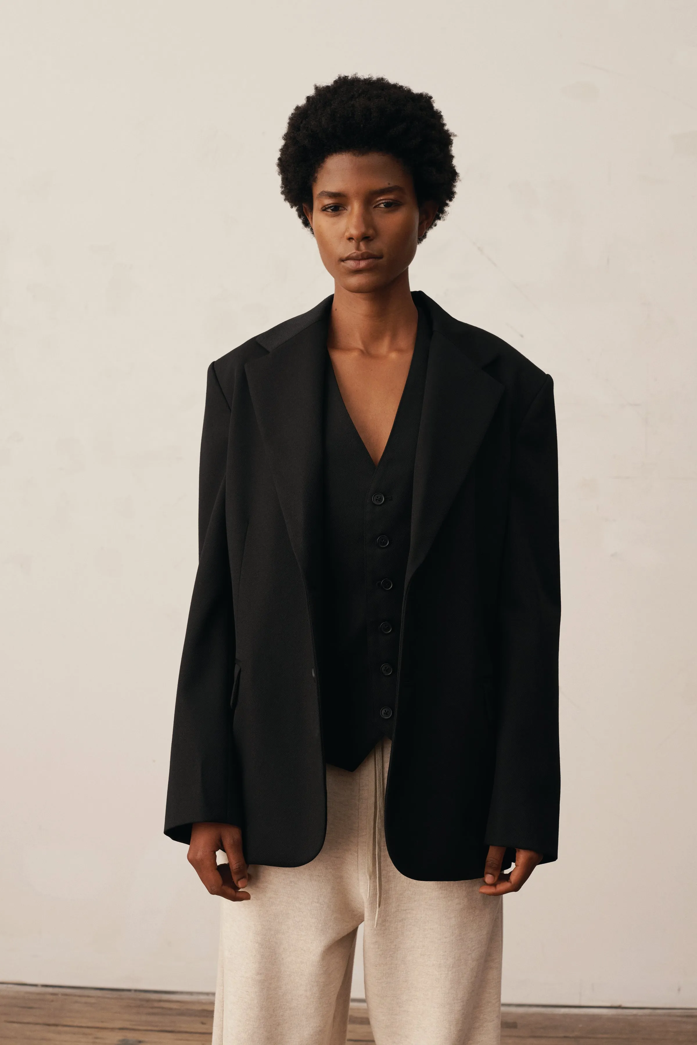 Structured Vest in Black sold by 6397 product image thumbnail 3