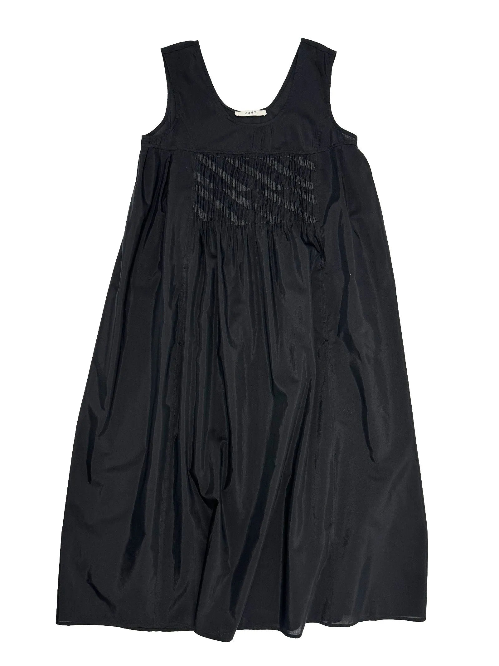 Sleeveless Pleated Embroidery Dress in Black sold by 6397 product image thumbnail 4