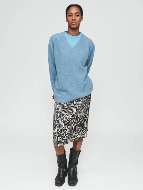 Nubby V-Neck in Sky Blue made by 6397