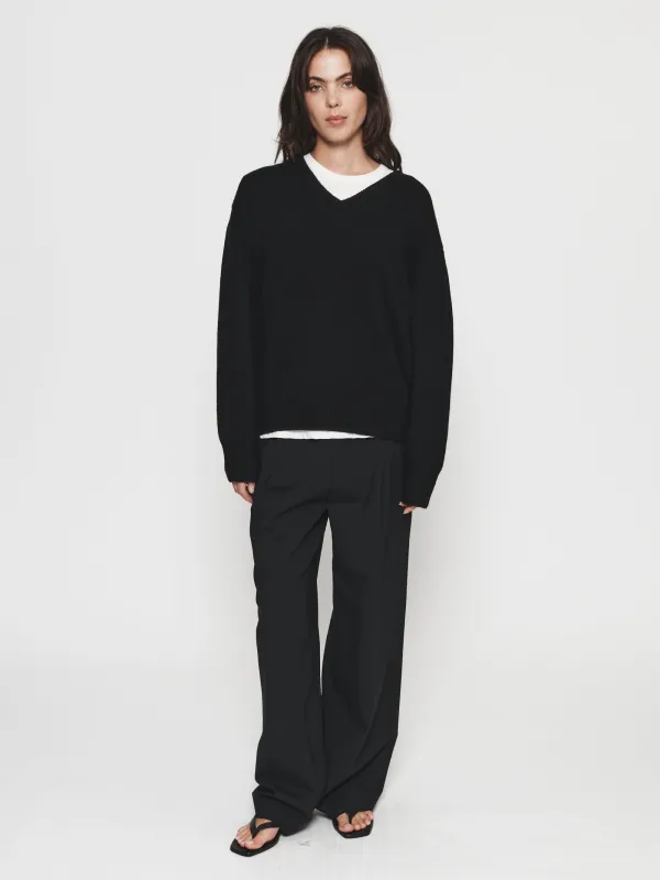Oversized V-Neck in Black made by 6397