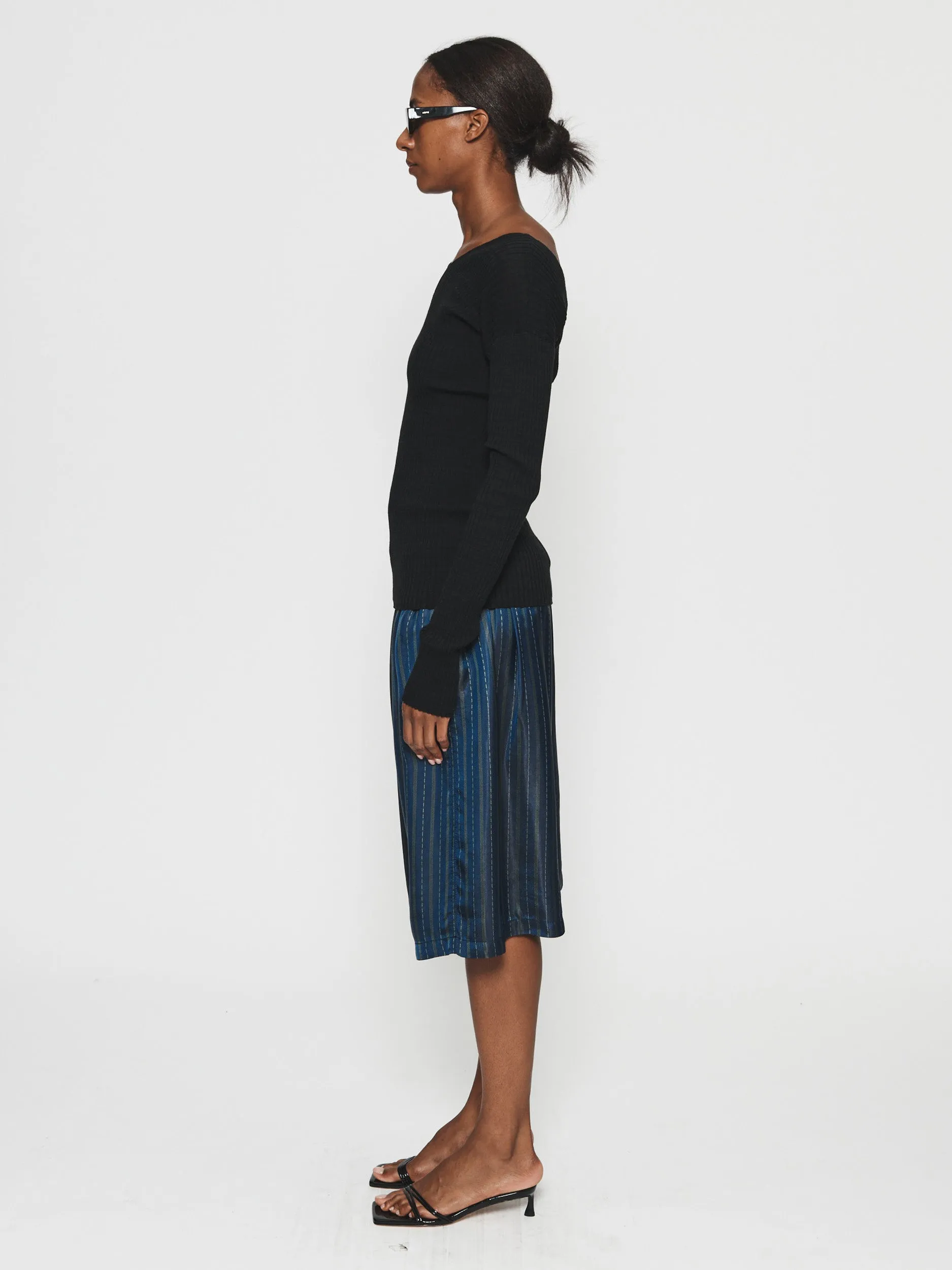 Ribbed Double-V Top Black sold by 6397 product image thumbnail 3