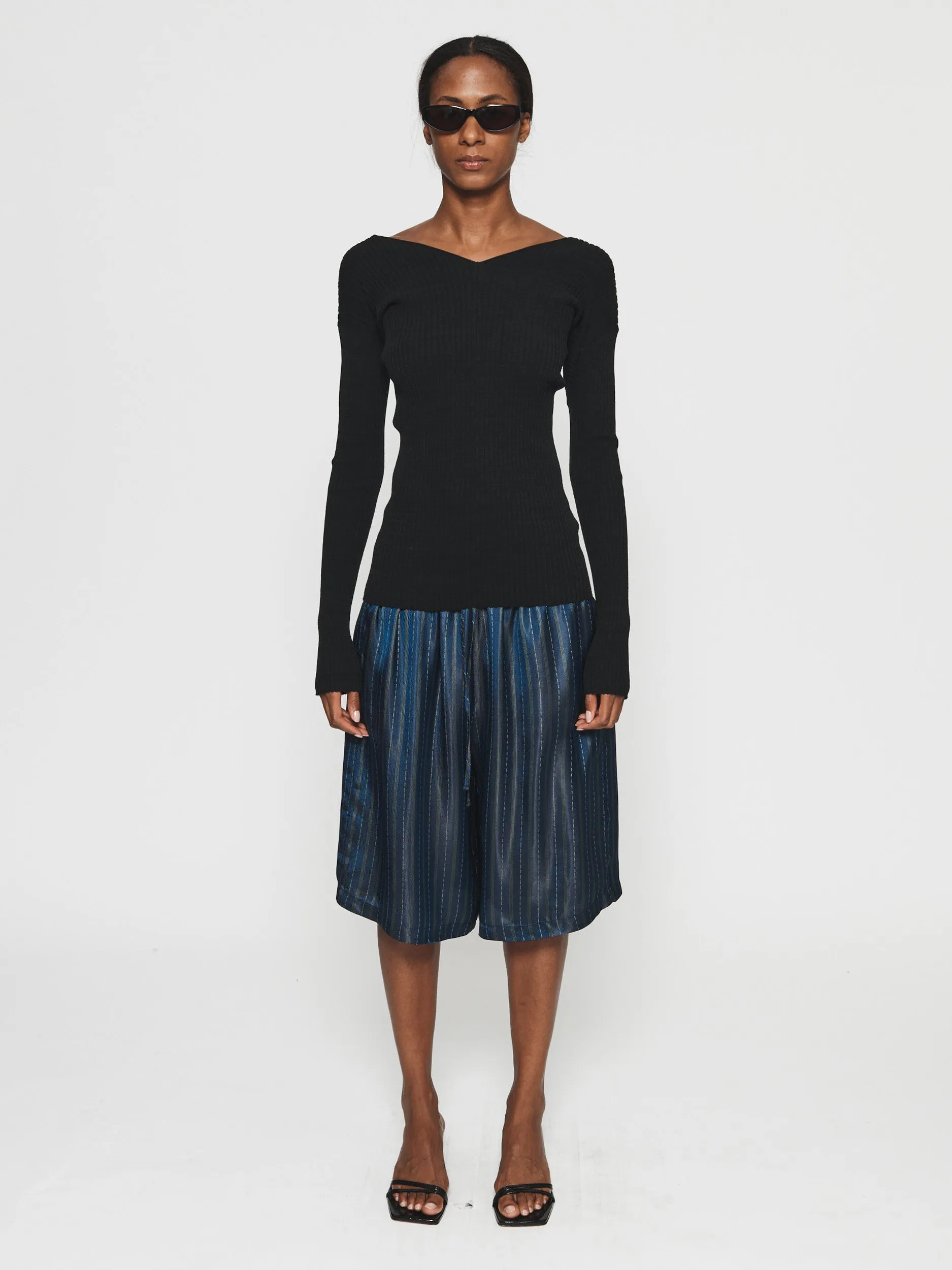 Ribbed Double-V Top Black sold by 6397