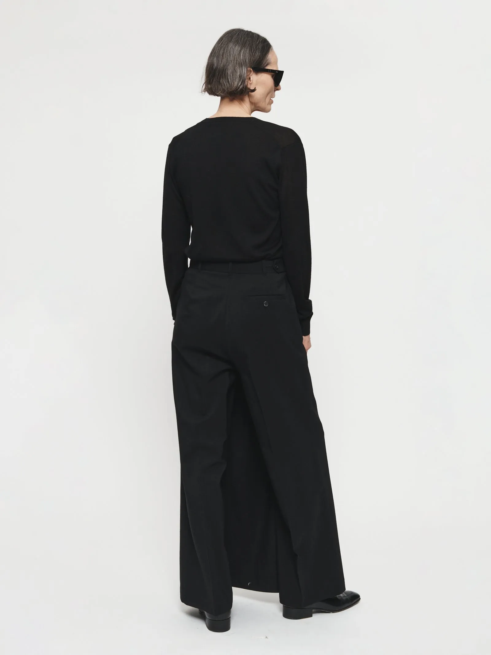 Perfect V Black sold by 6397 product image thumbnail 3