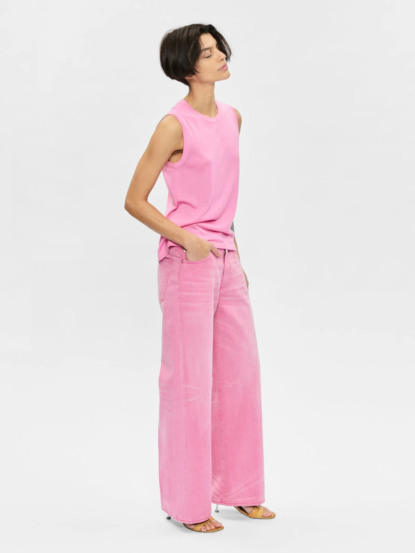 Wide Jean Orchid sold by 6397 product image thumbnail 3