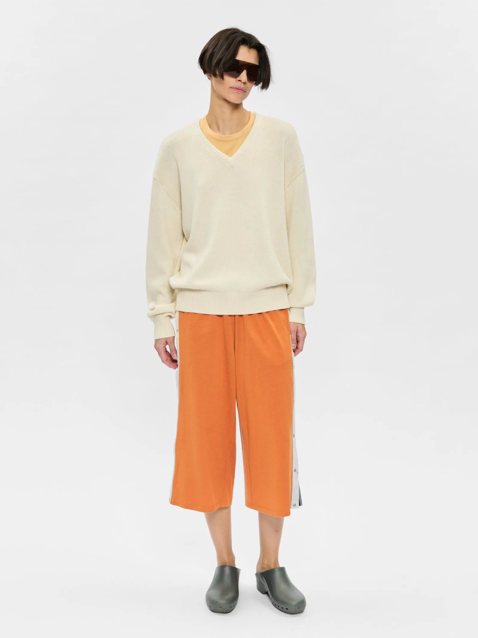 Oversized V-Neck Bone sold by 6397