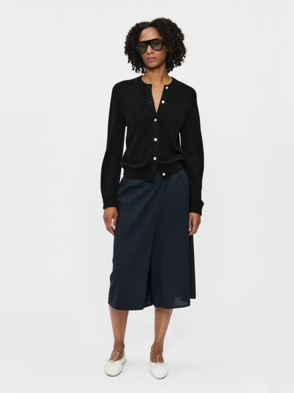 Crew Cardigan Black made by 6397