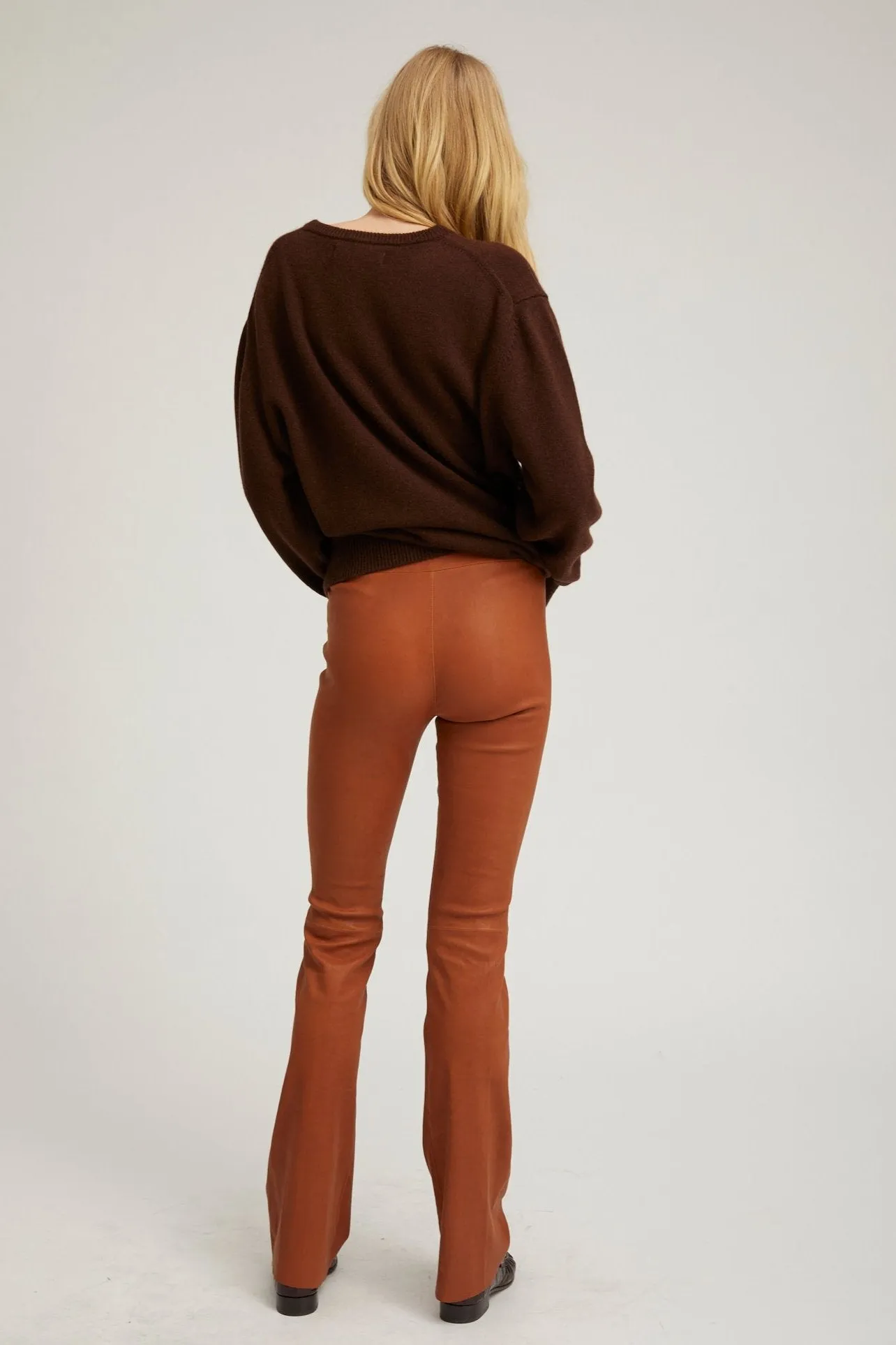 Americano Cashmere V-Neck Boyfriend Sweater sold by SPRWMN product image thumbnail 5