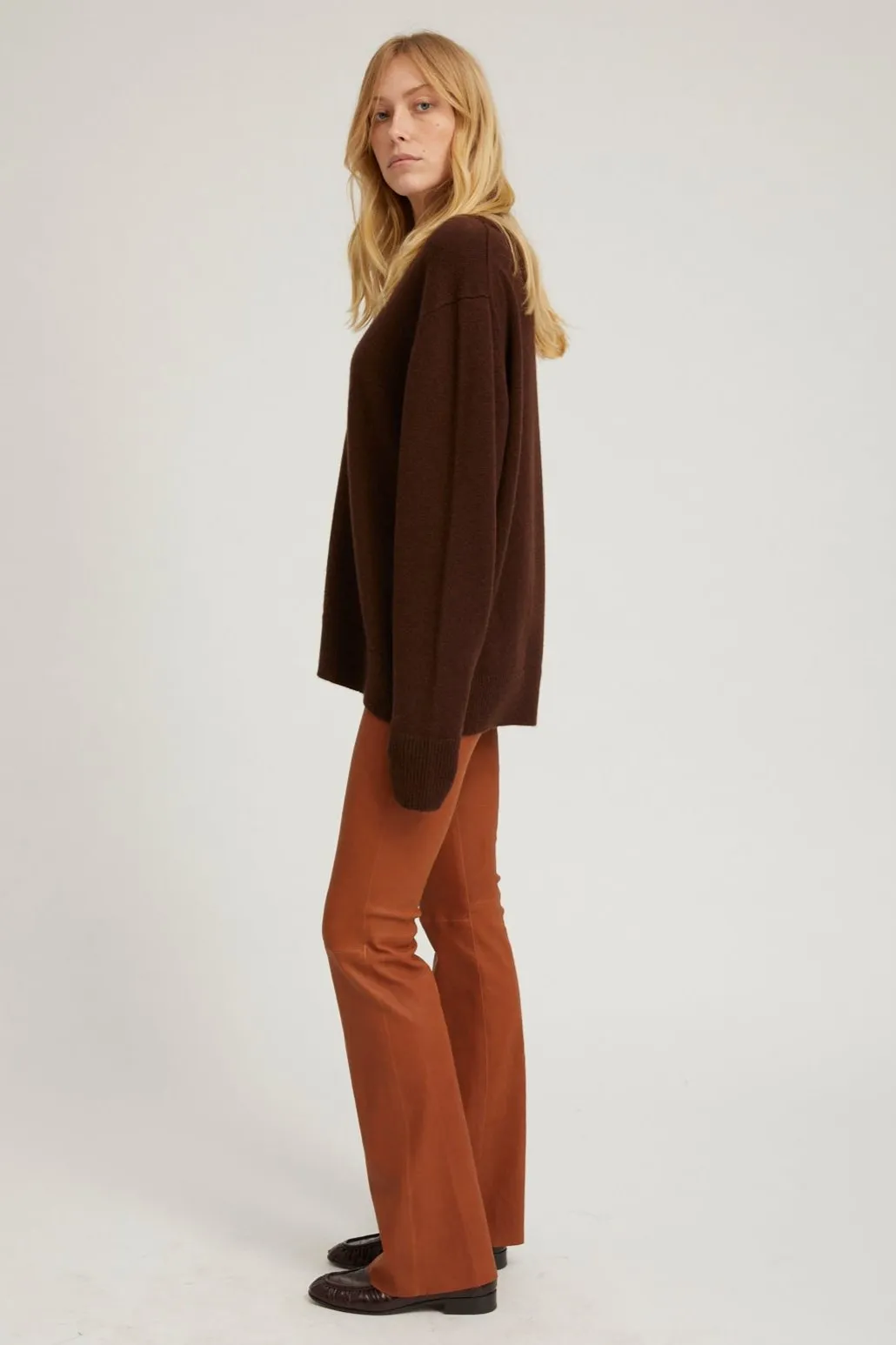 Americano Cashmere V-Neck Boyfriend Sweater sold by SPRWMN product image thumbnail 4