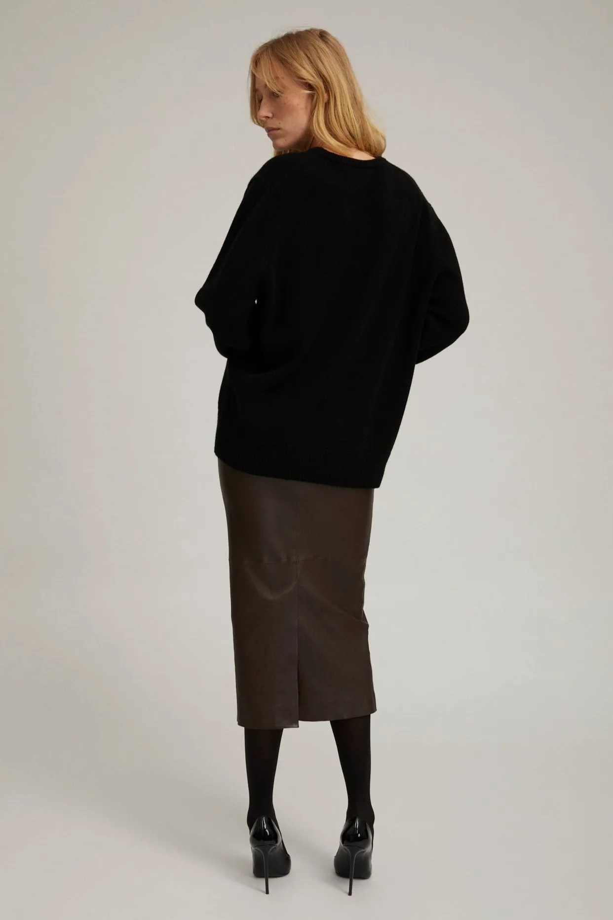Black Cashmere V-Neck Boyfriend Sweater sold by SPRWMN product image thumbnail 4